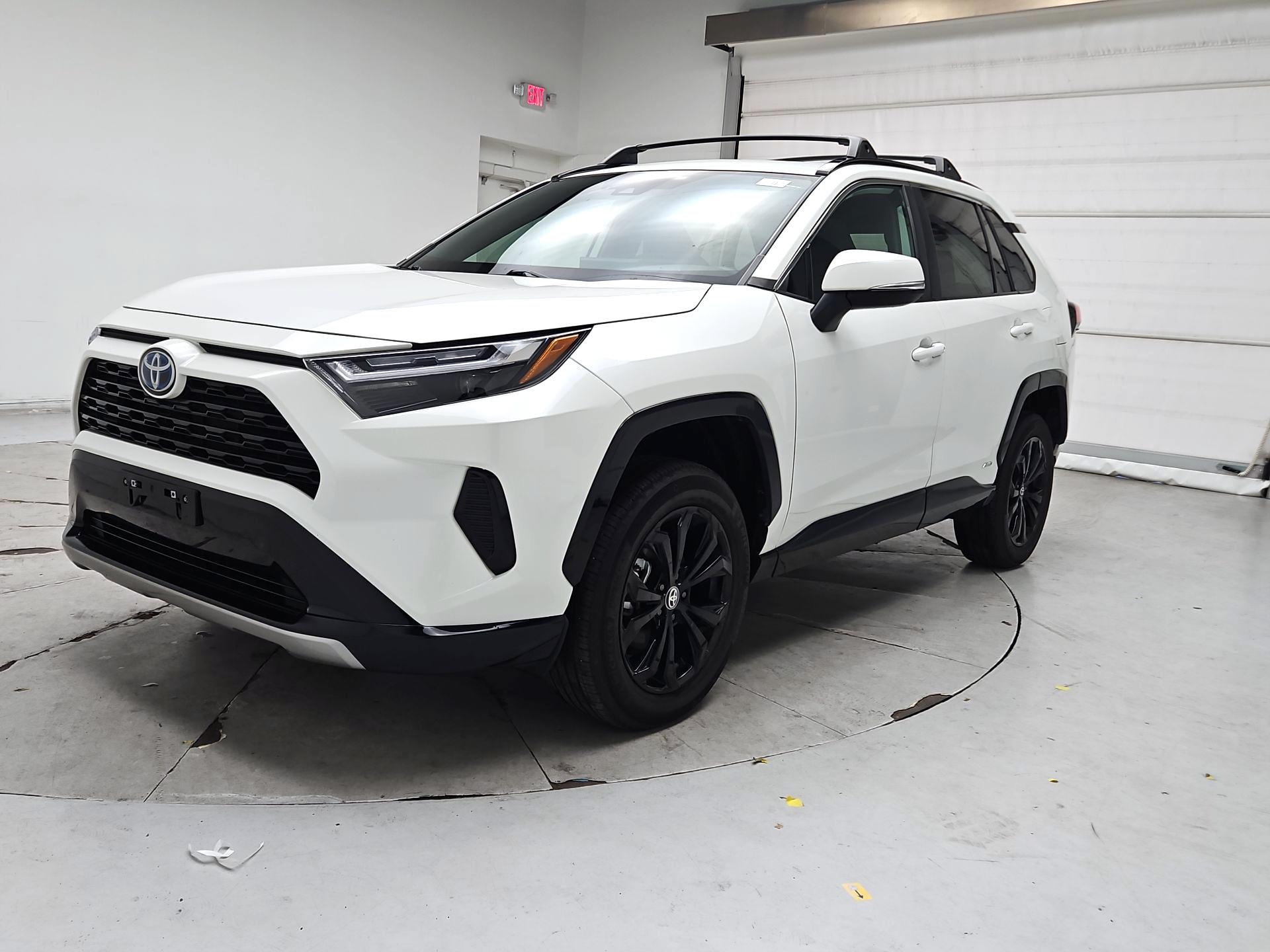 Thumbnail: 2022 Toyota RAV4 - 3