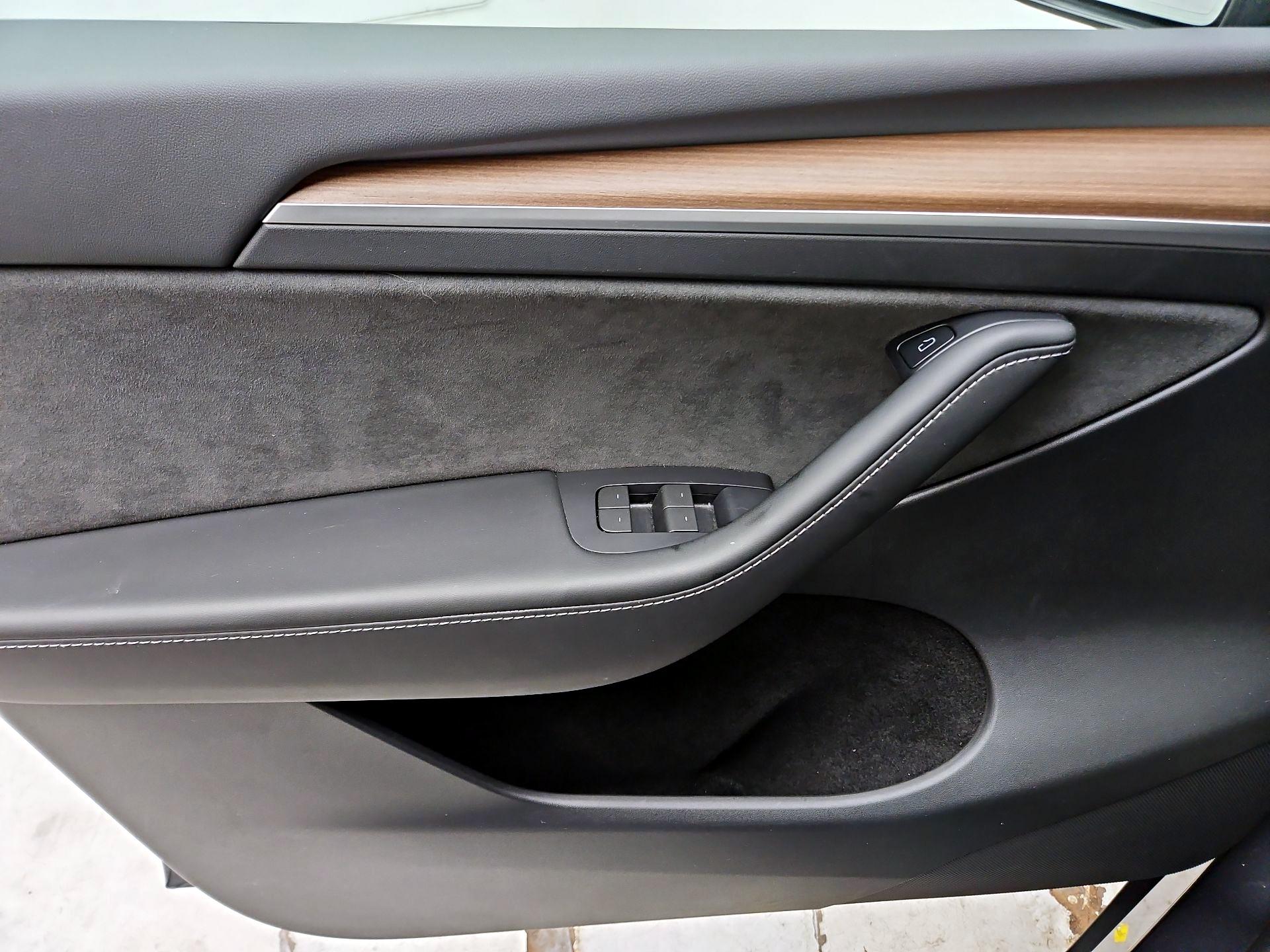 Thumbnail: 2023 Tesla Model Y - 12