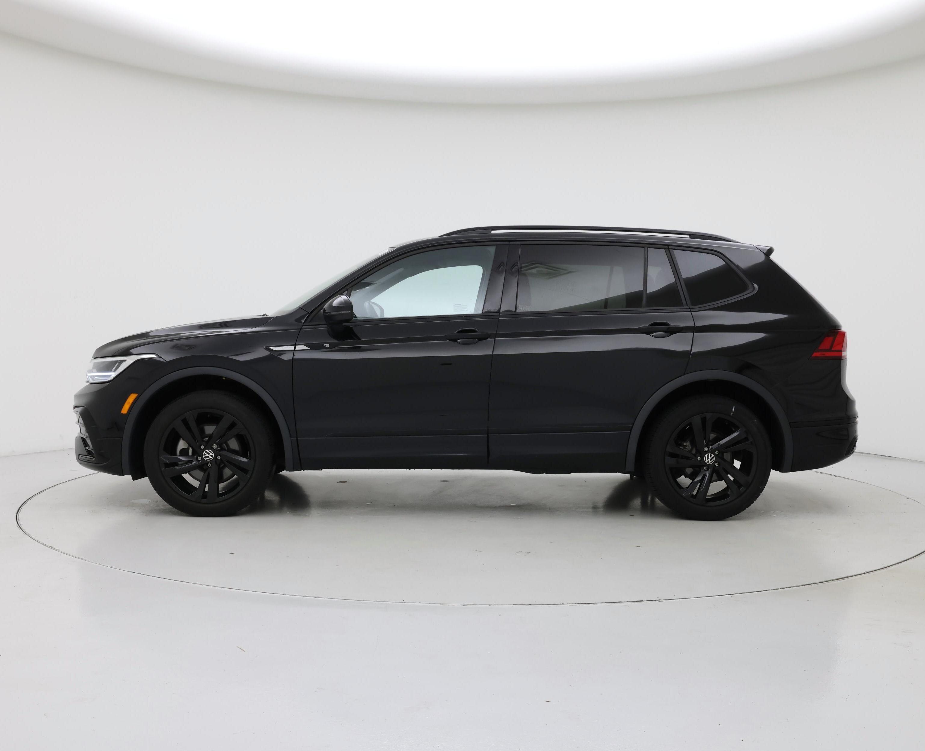 Thumbnail: 2023 Volkswagen Tiguan - 3