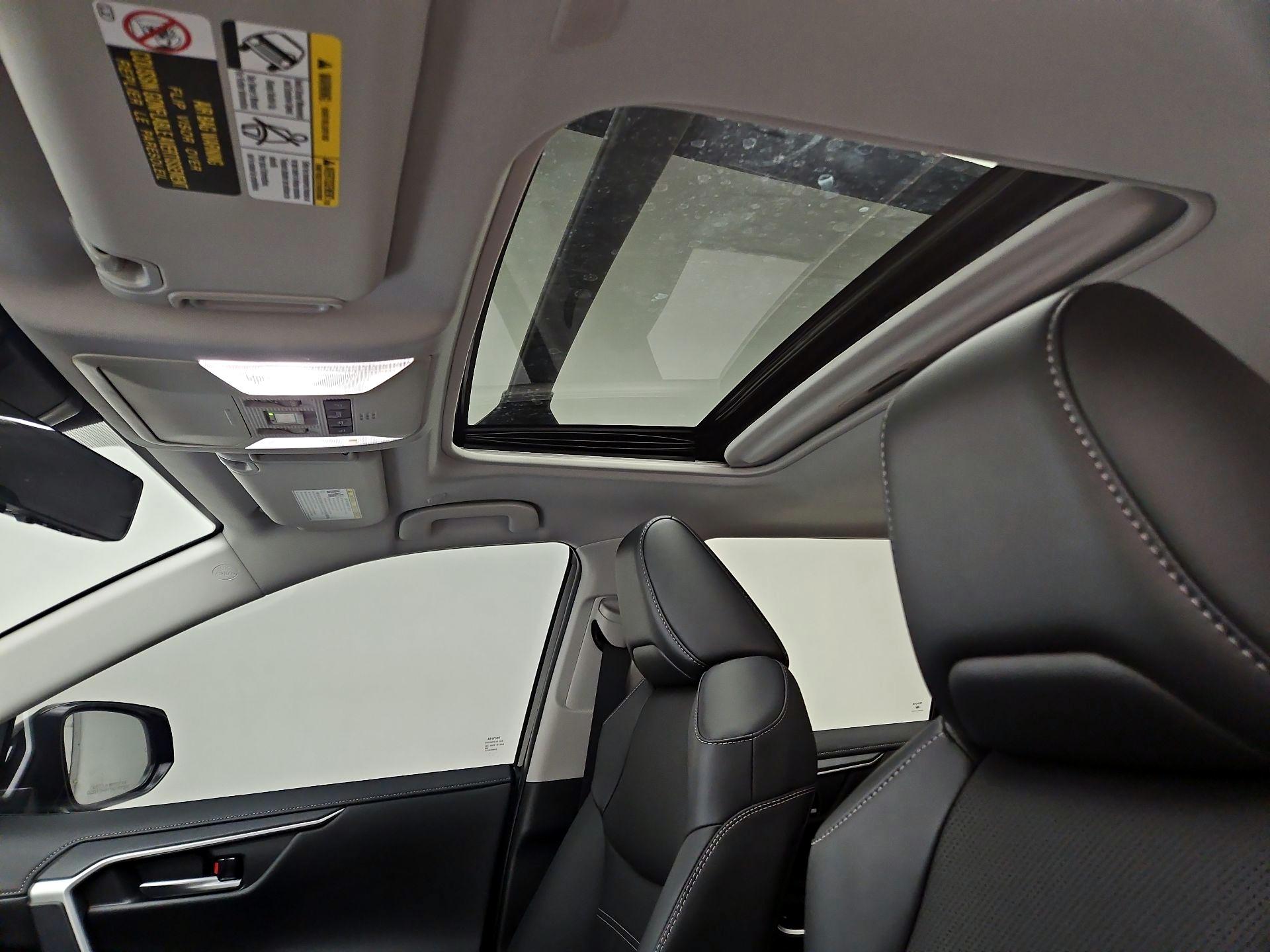 Thumbnail: 2025 Toyota RAV4 - 20