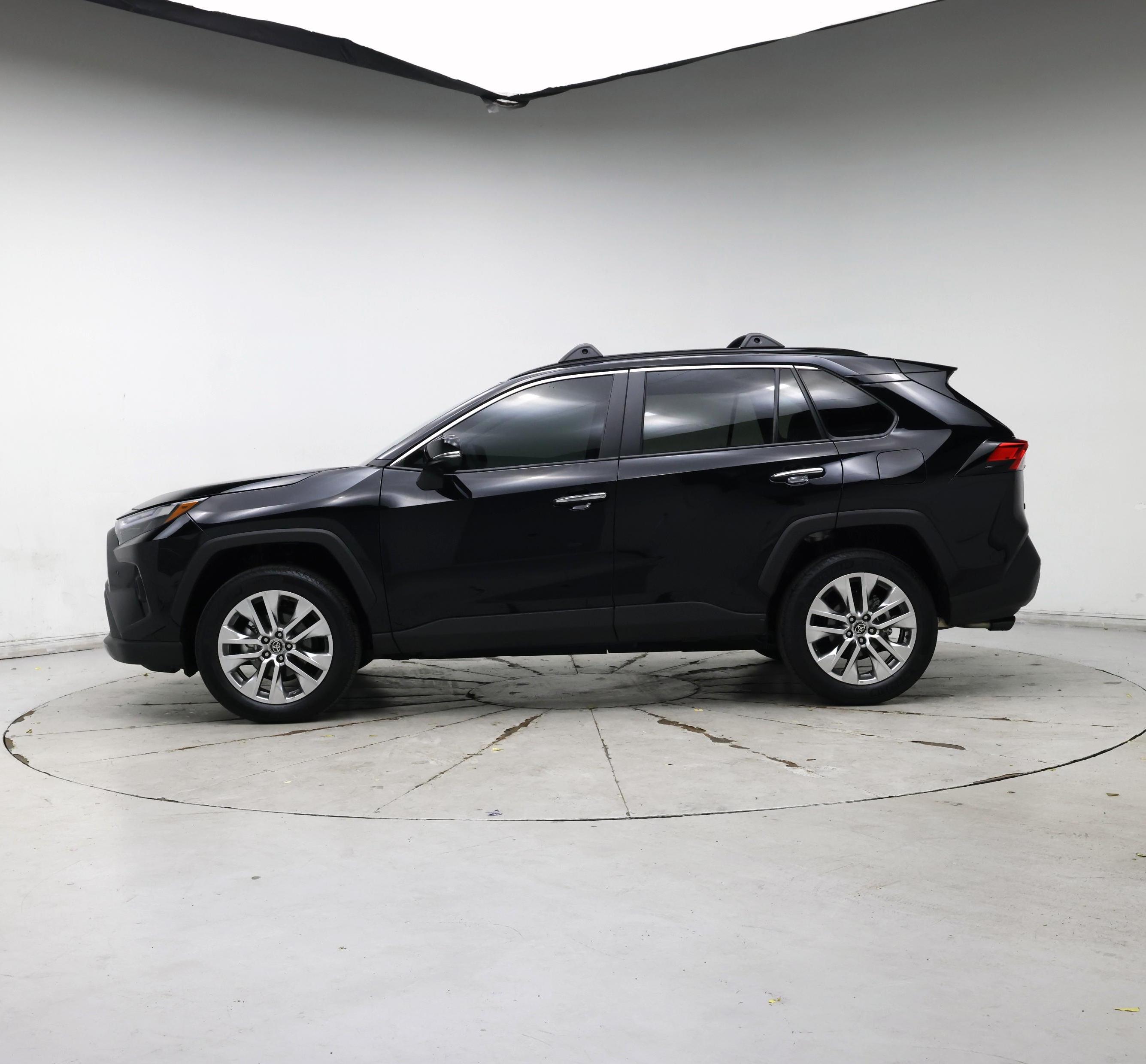 Thumbnail: 2025 Toyota RAV4 - 3