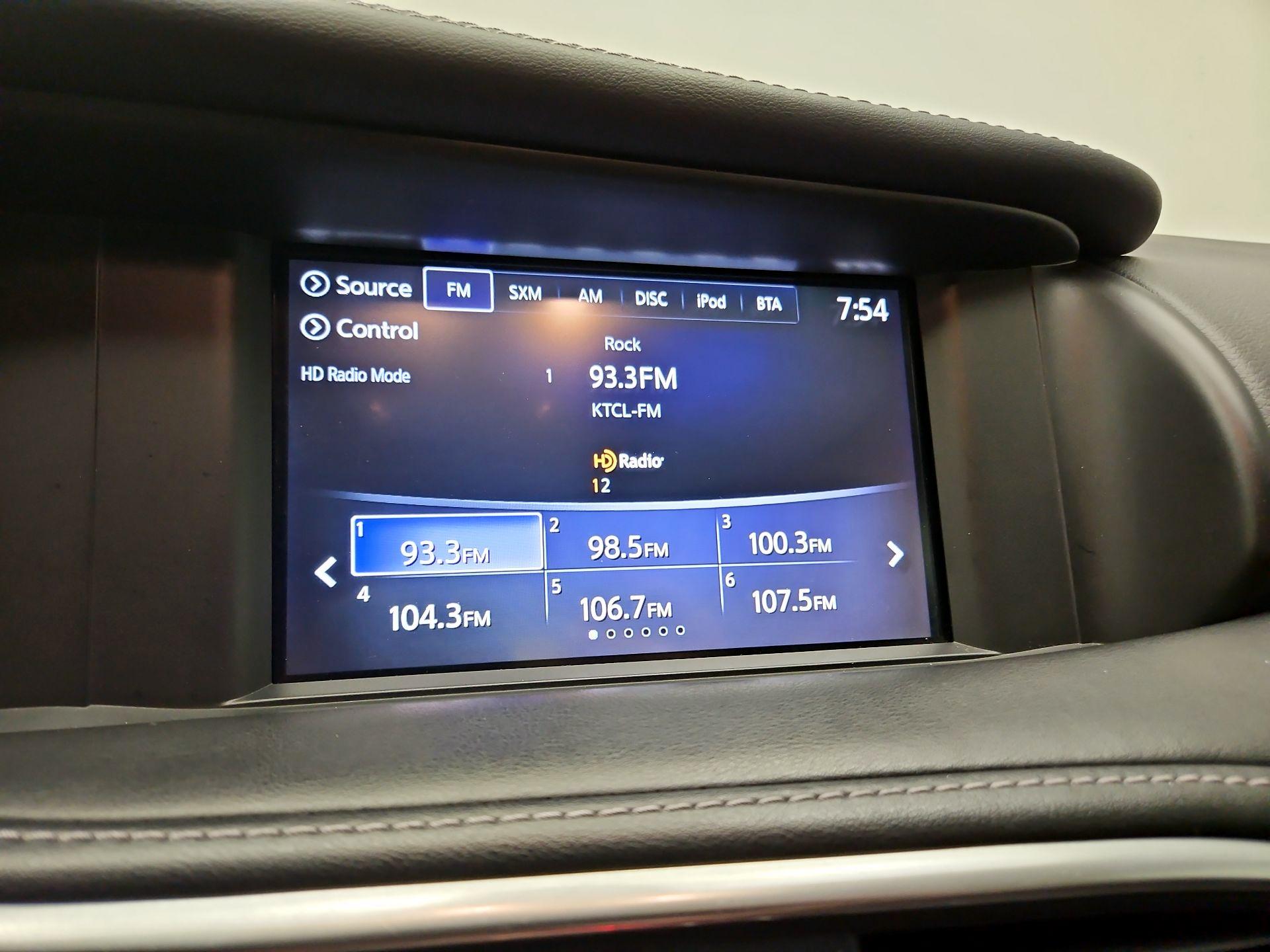 Thumbnail: 2019 INFINITI QX30 - 16