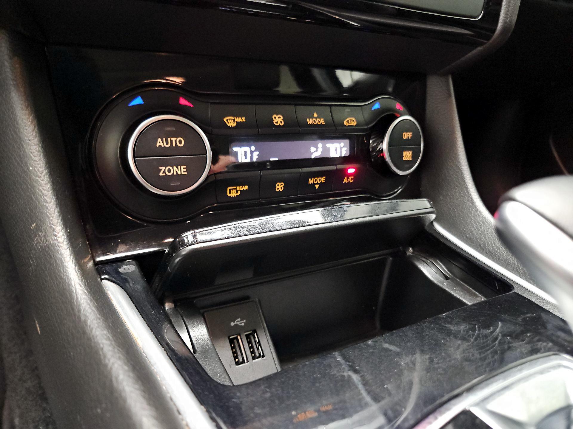 Thumbnail: 2019 INFINITI QX30 - 17