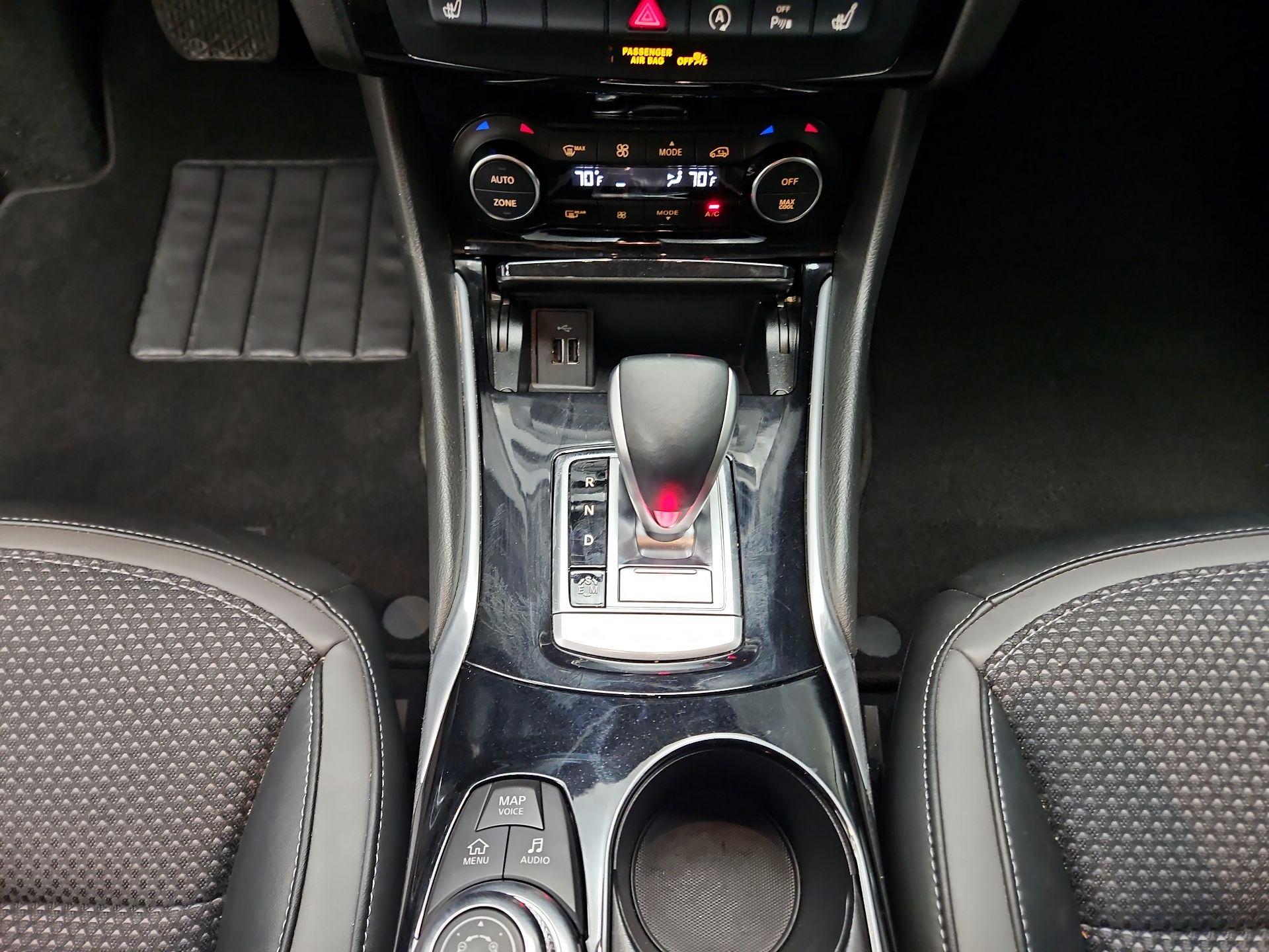 Thumbnail: 2019 INFINITI QX30 - 18