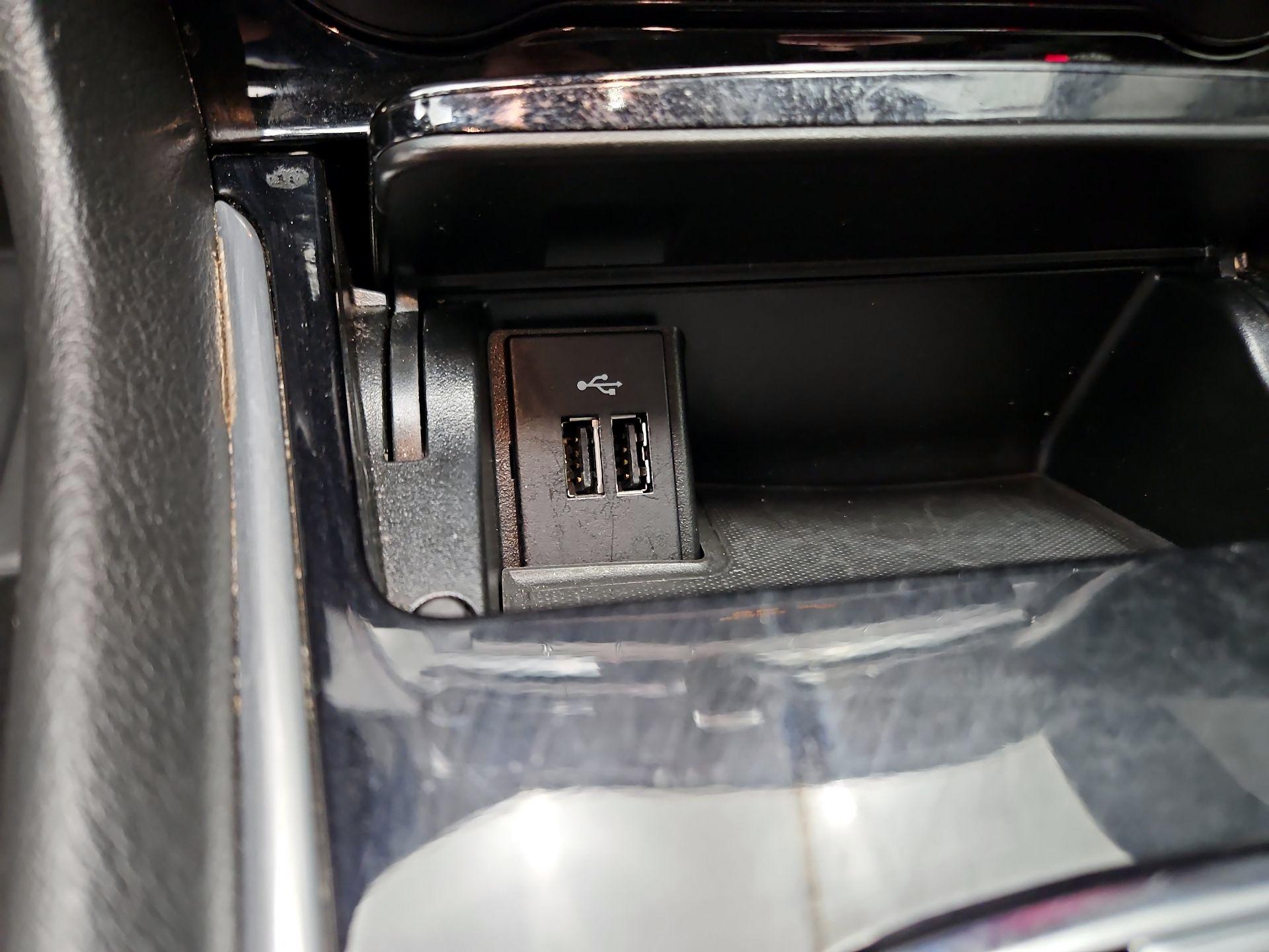 Thumbnail: 2019 INFINITI QX30 - 19