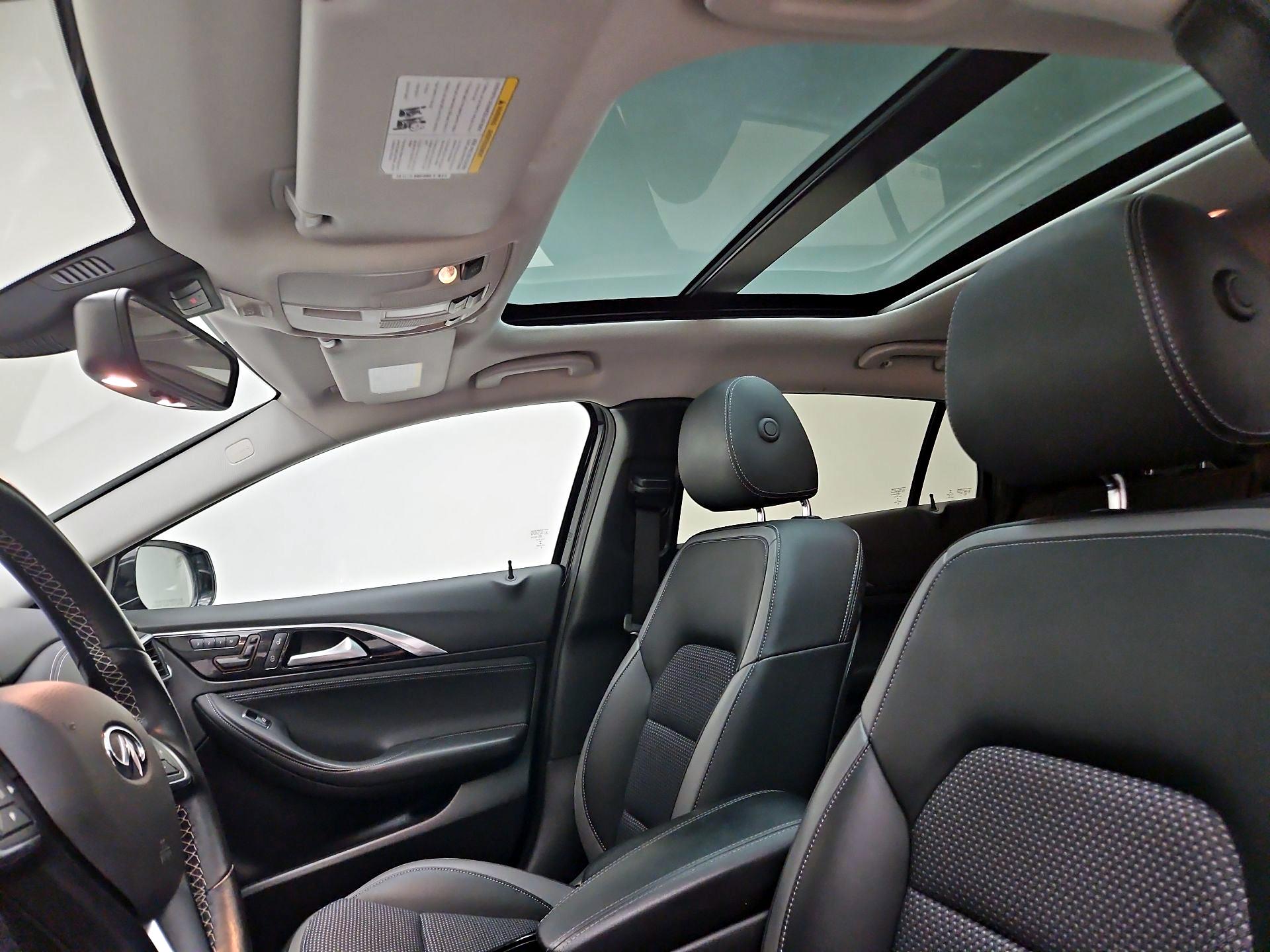 Thumbnail: 2019 INFINITI QX30 - 20