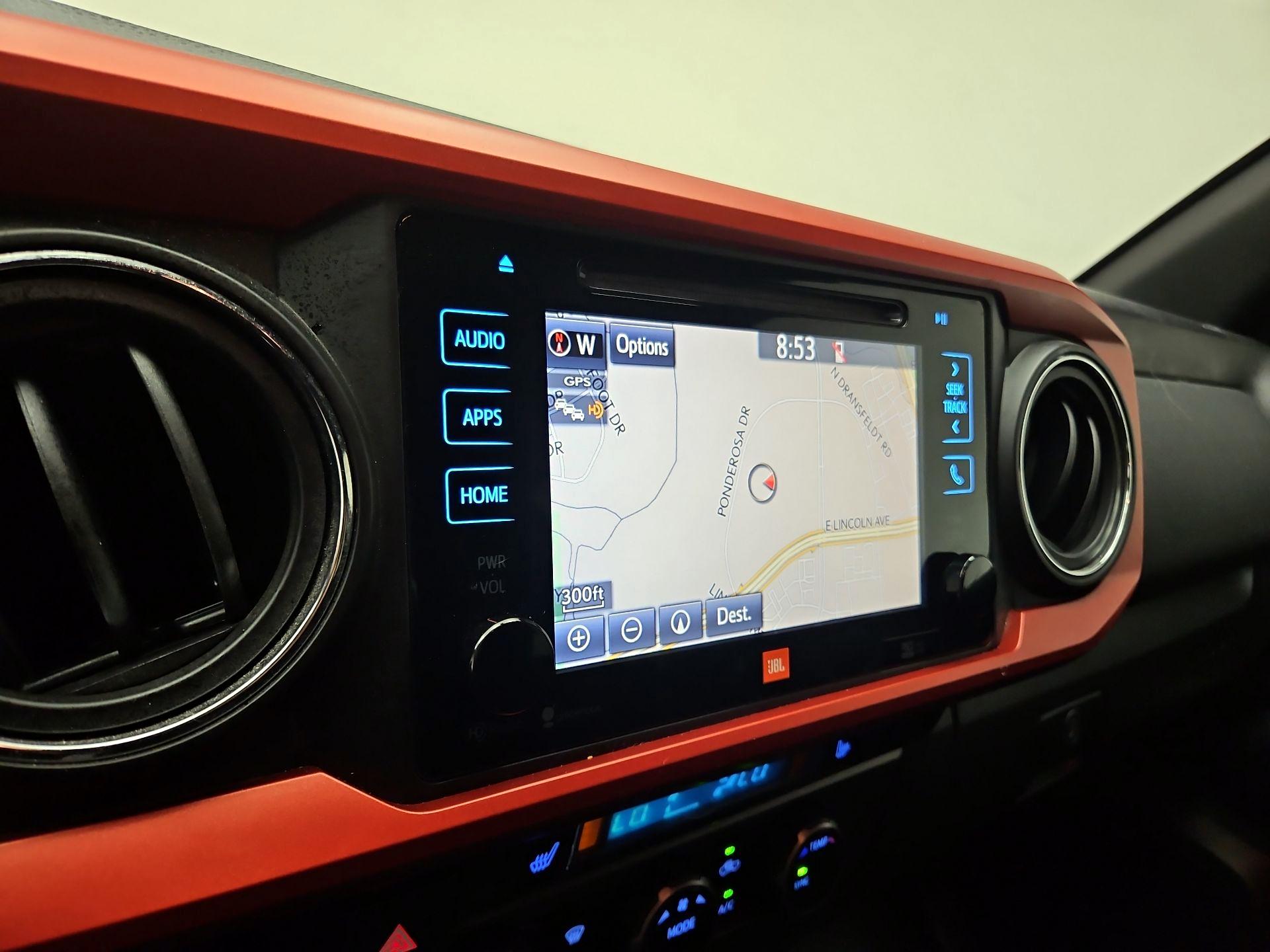 Thumbnail: 2016 Toyota Tacoma - 12