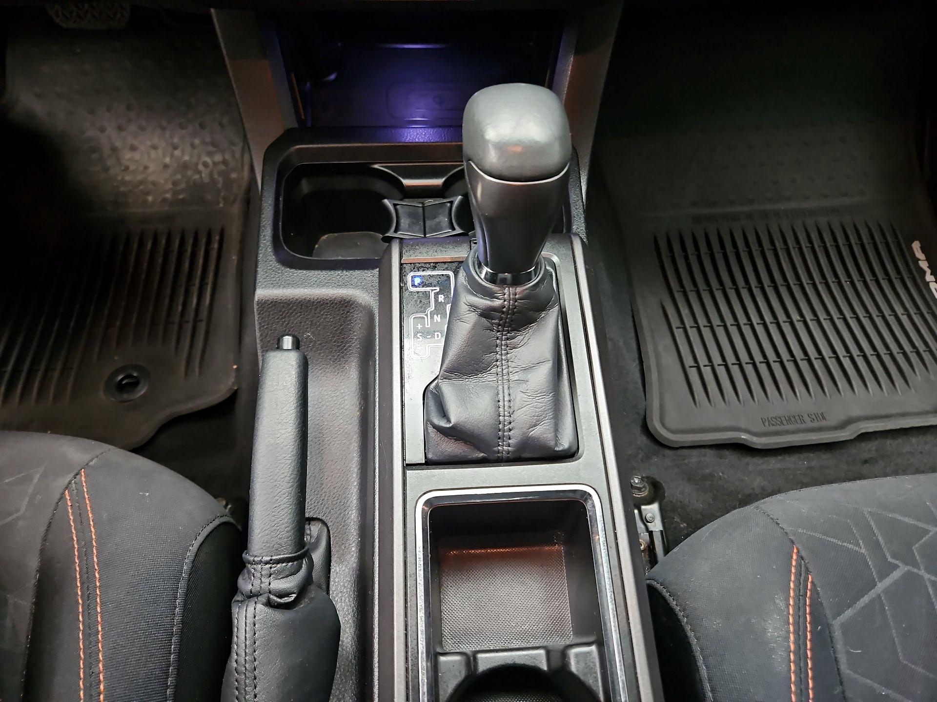 Thumbnail: 2016 Toyota Tacoma - 16