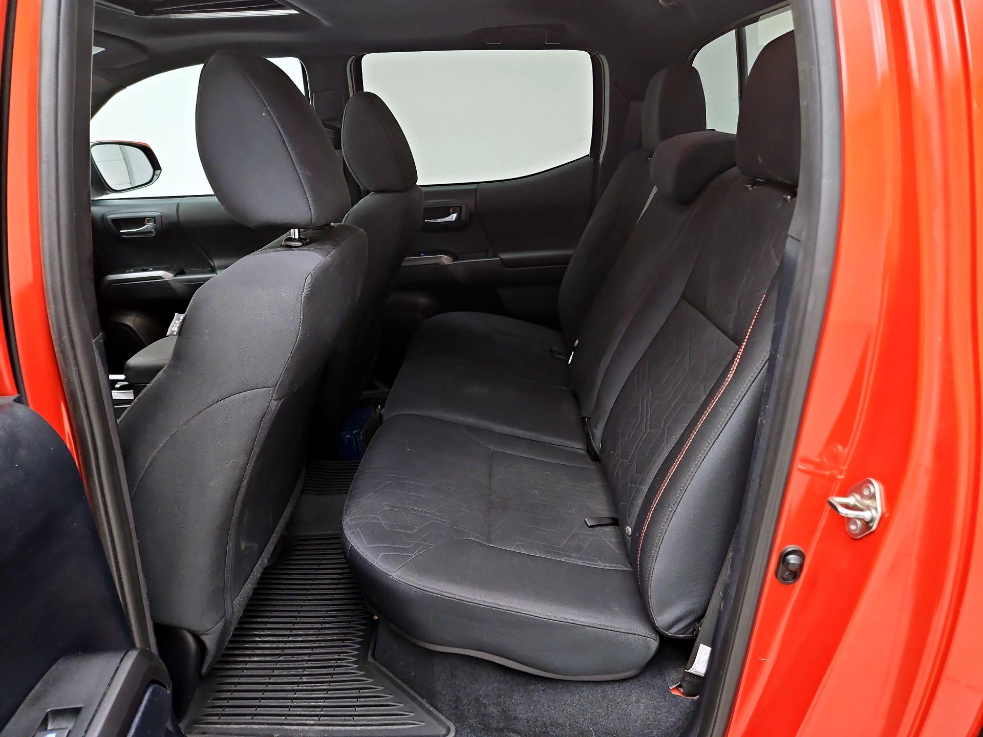 Thumbnail: 2016 Toyota Tacoma - 19