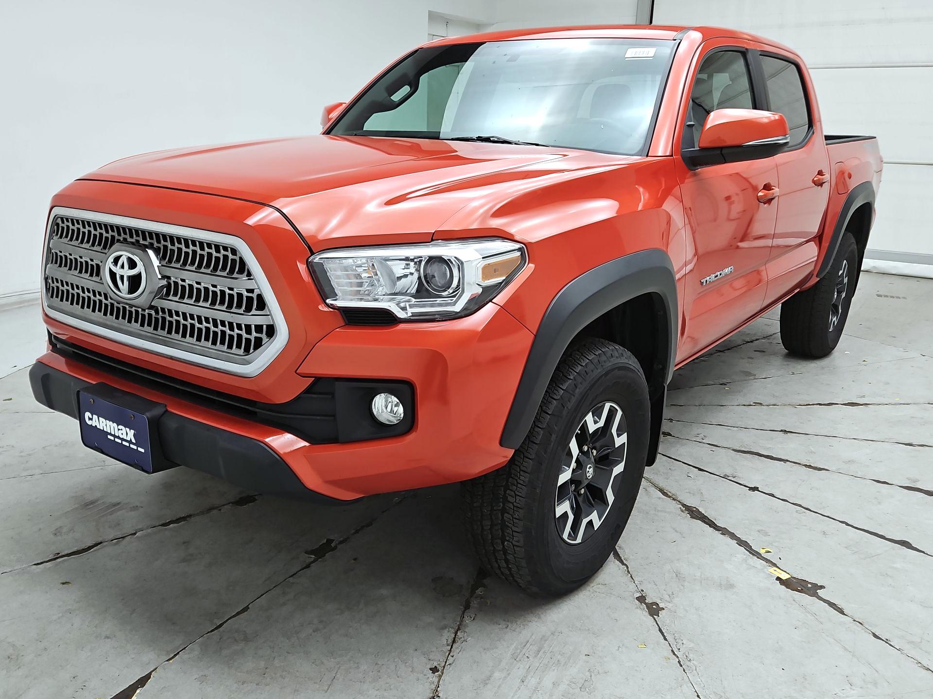 Thumbnail: 2016 Toyota Tacoma - 3