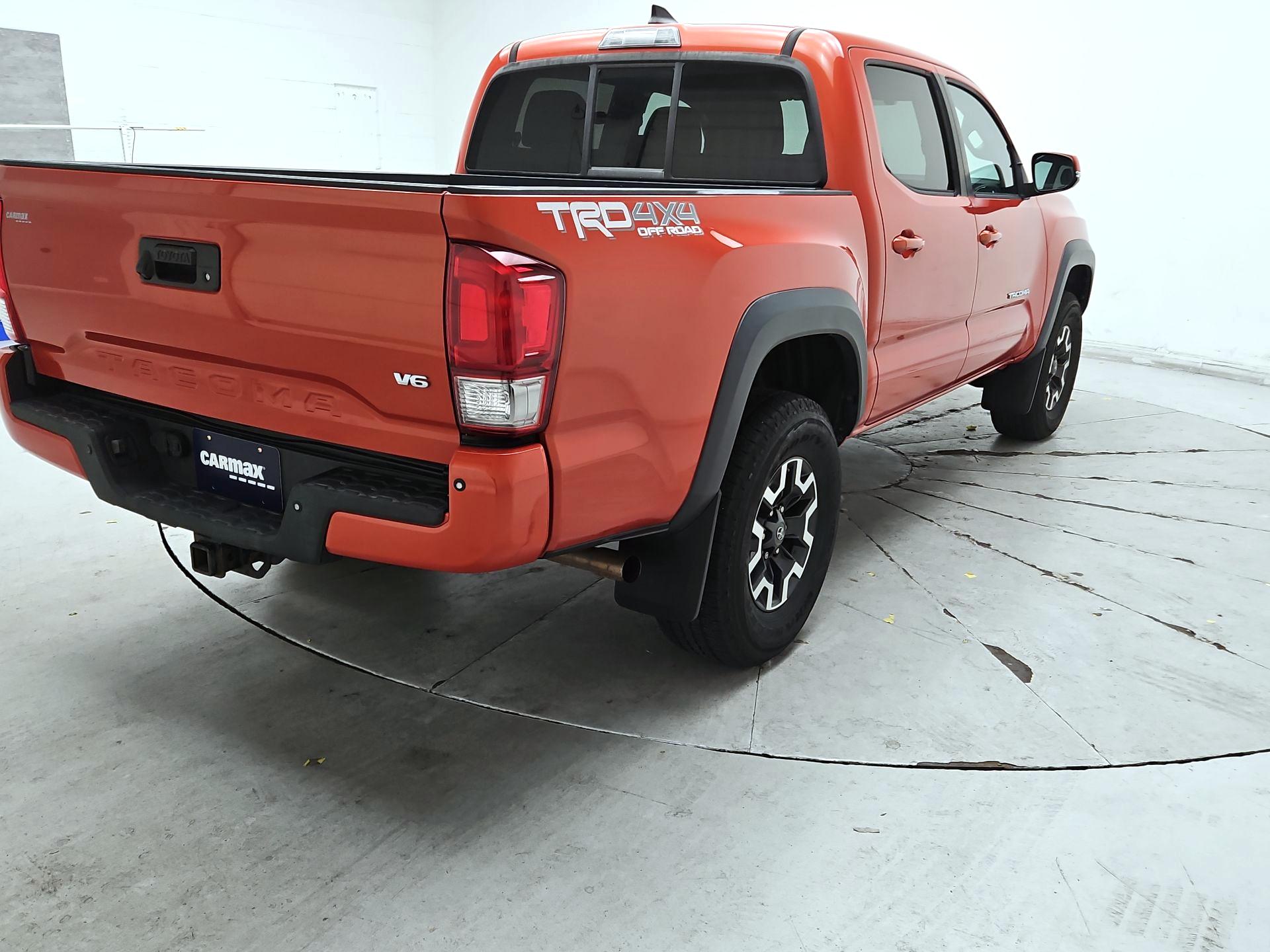 Thumbnail: 2016 Toyota Tacoma - 5