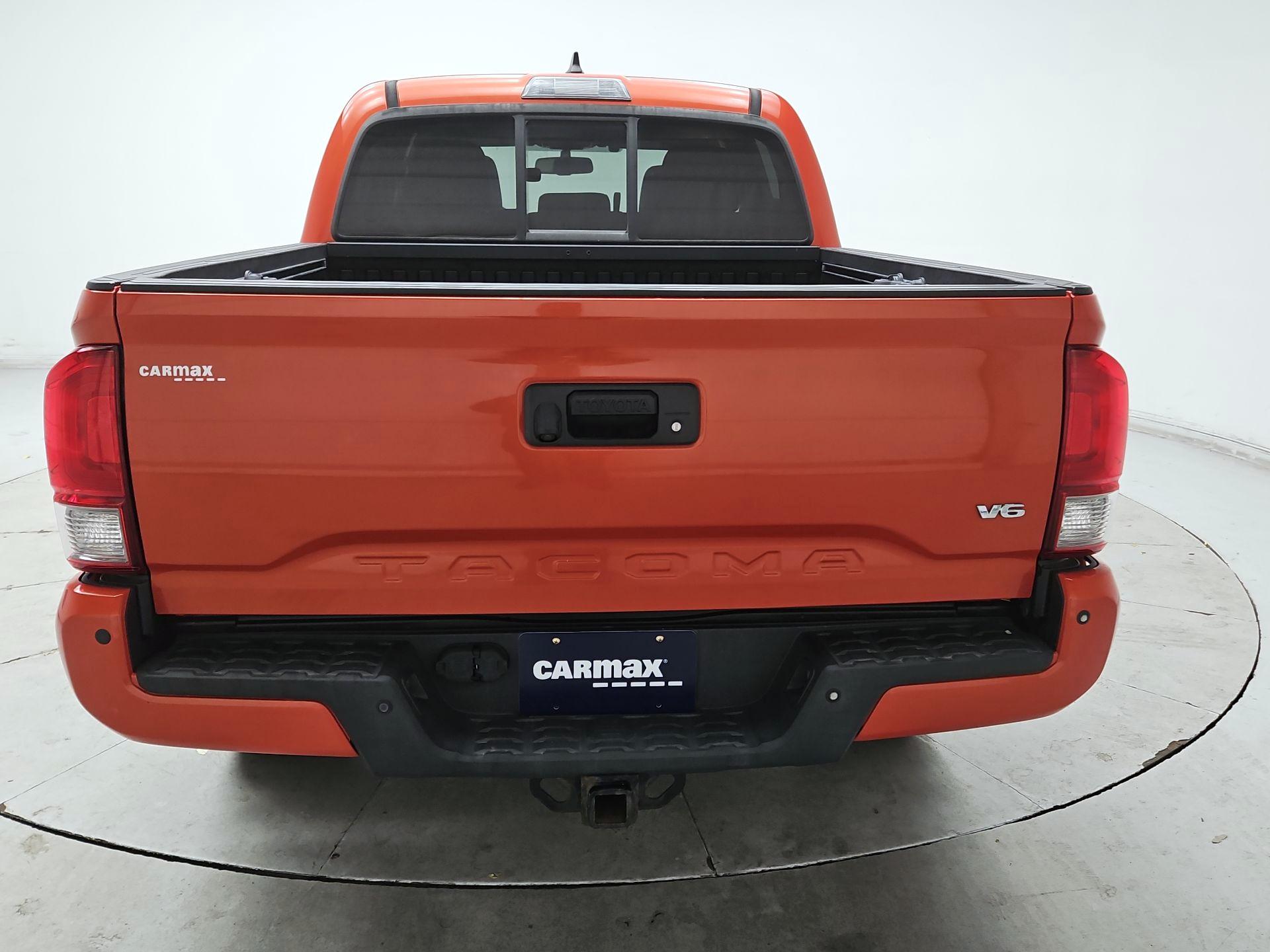 Thumbnail: 2016 Toyota Tacoma - 6