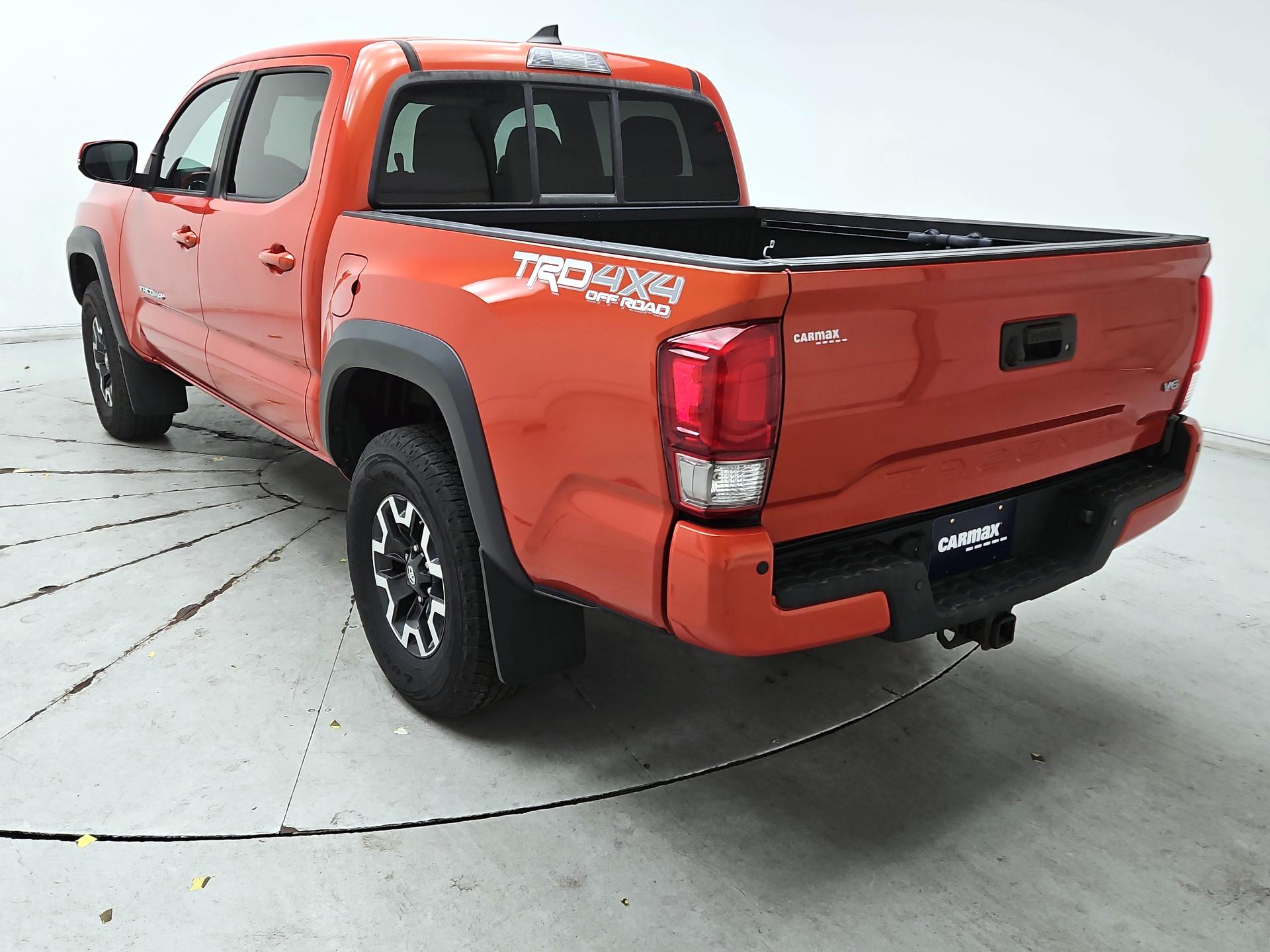 Thumbnail: 2016 Toyota Tacoma - 7