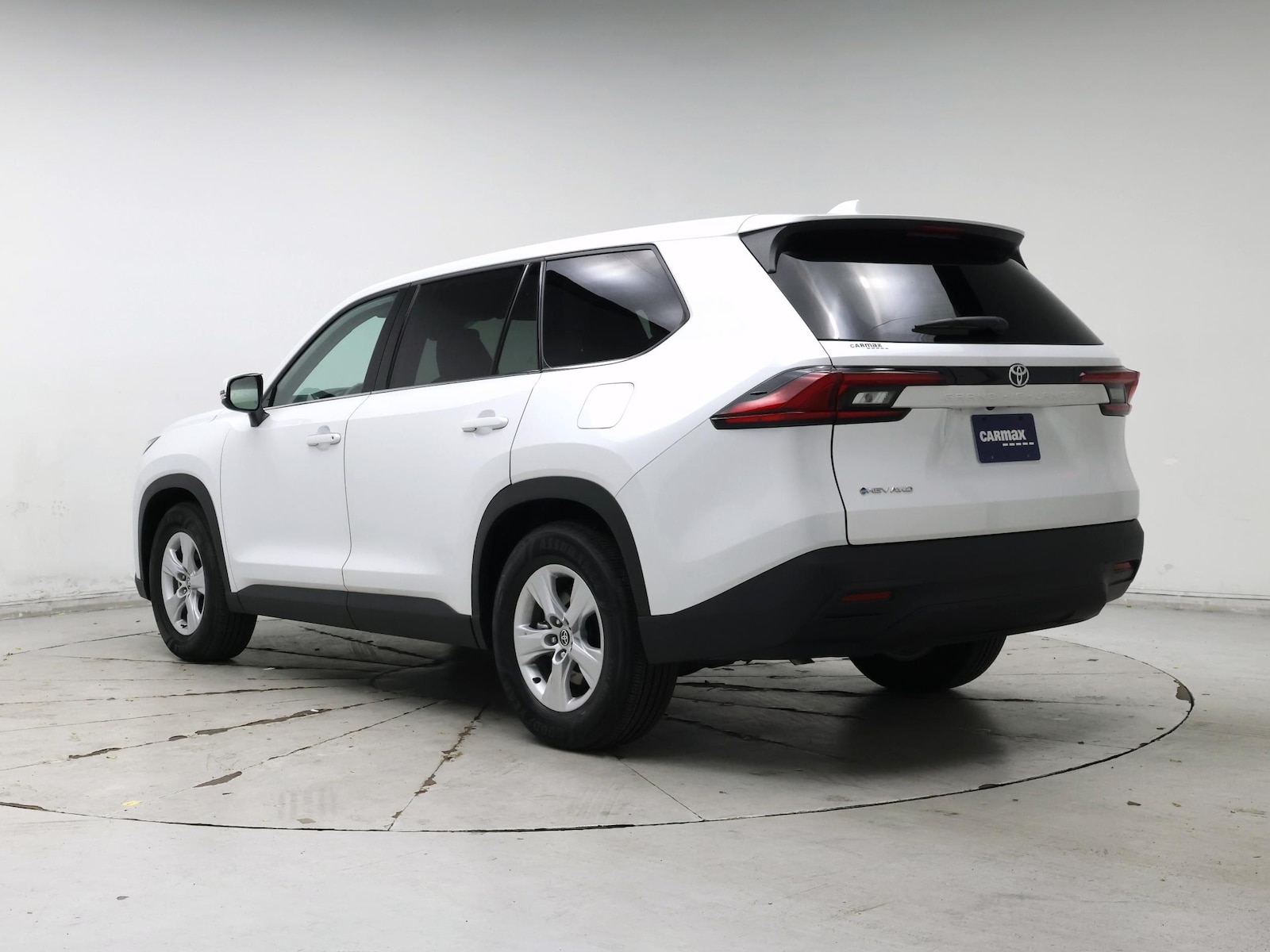 2025 Toyota Grand Highlander LE - Photo 3