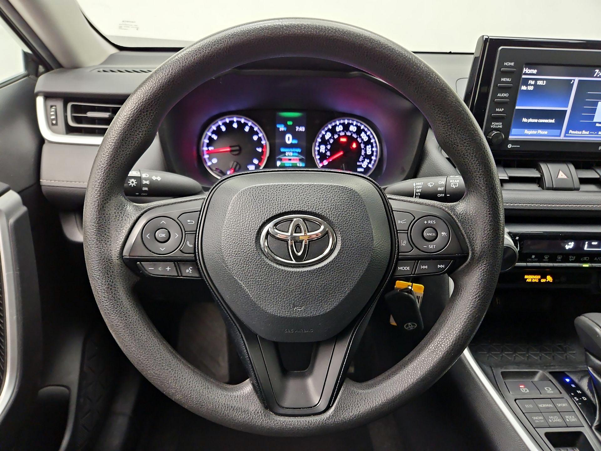 Thumbnail: 2020 Toyota RAV4 - 10