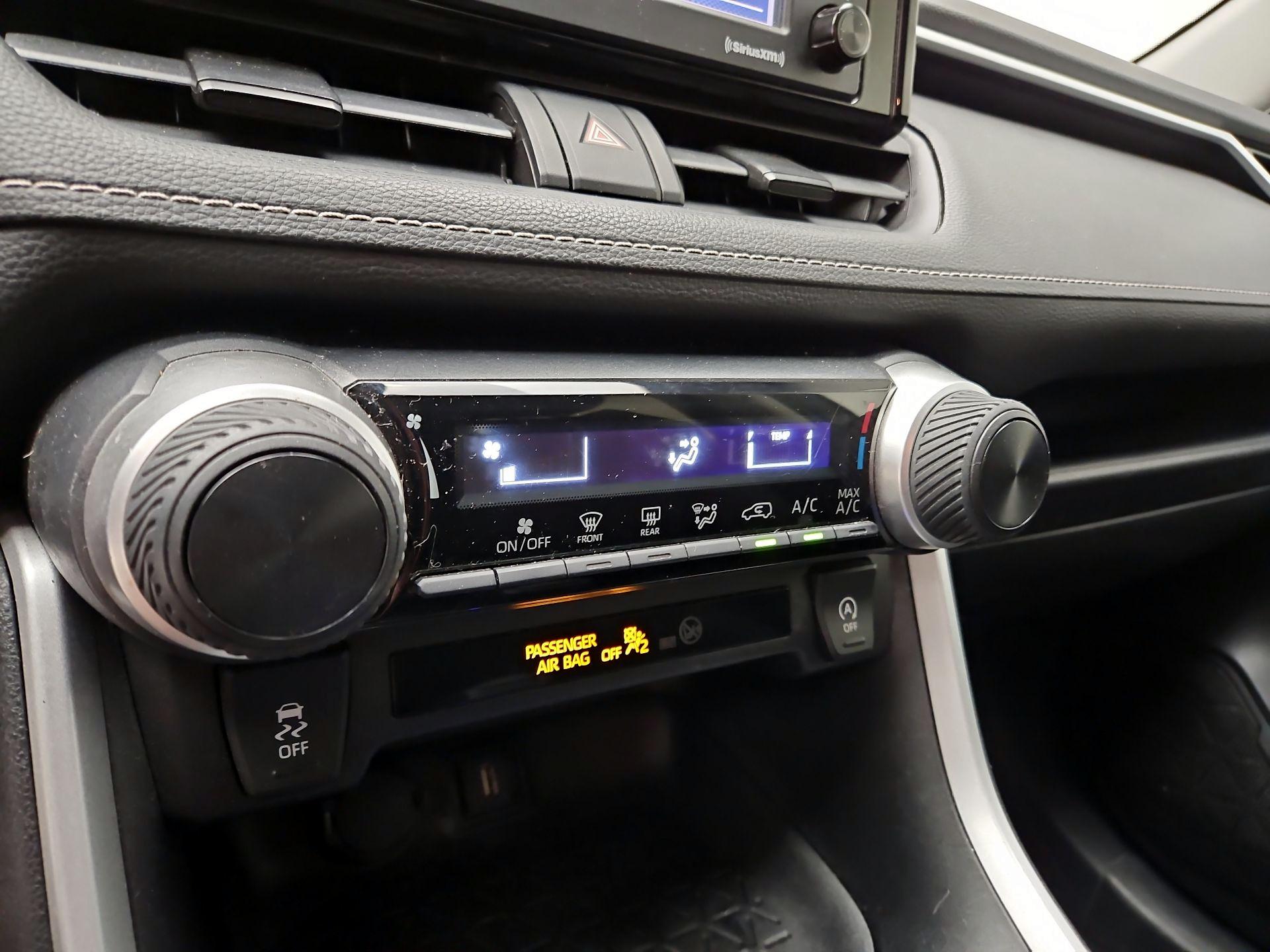 Thumbnail: 2020 Toyota RAV4 - 16