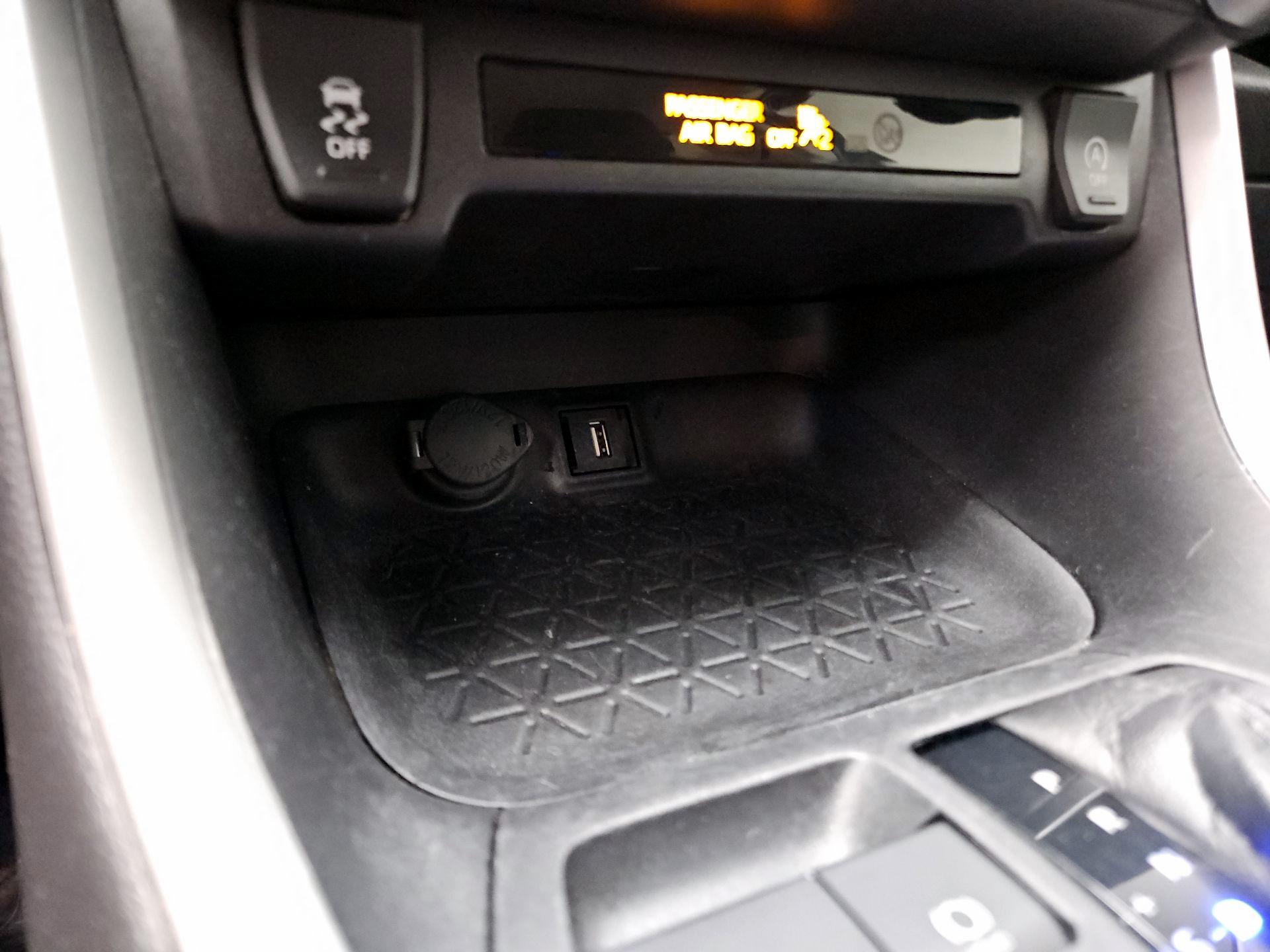 Thumbnail: 2020 Toyota RAV4 - 18