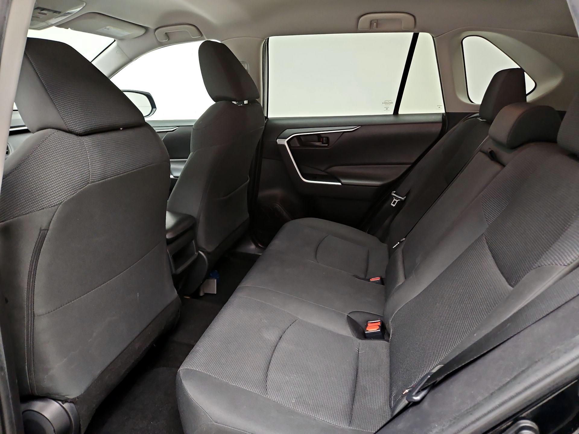 Thumbnail: 2020 Toyota RAV4 - 19