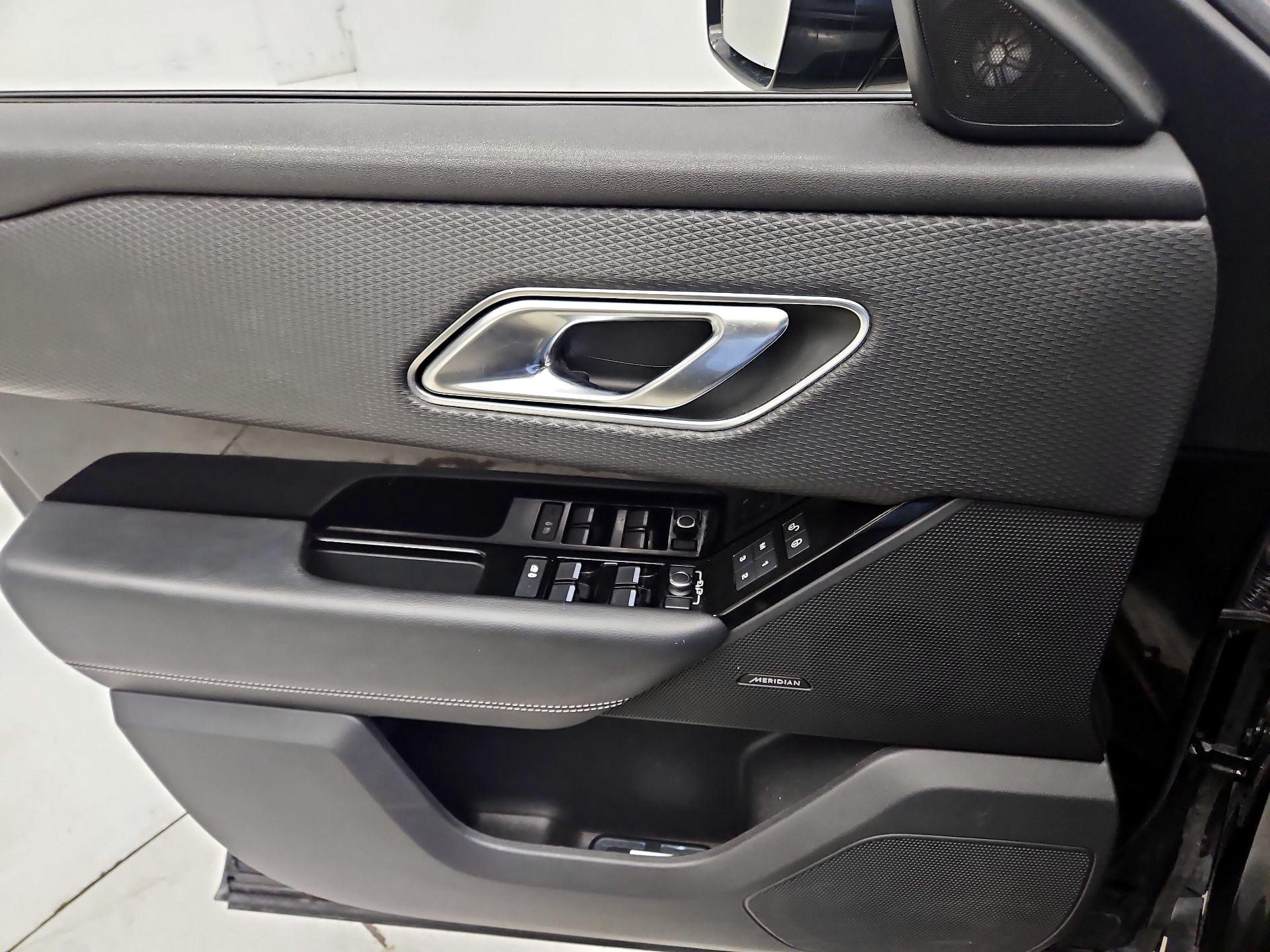 Thumbnail: 2019 Land Rover Range Rover Velar - 12