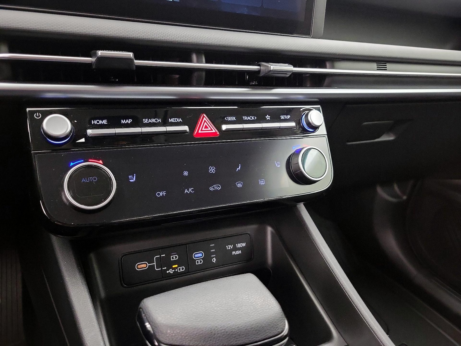 2025 Hyundai Tucson SEL - Photo 17