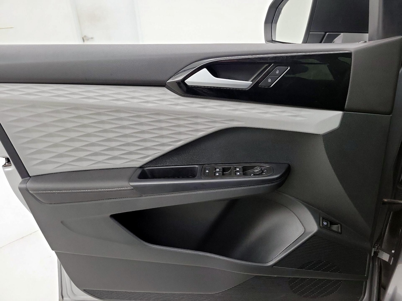 2024 Volkswagen Taos S - Photo 13