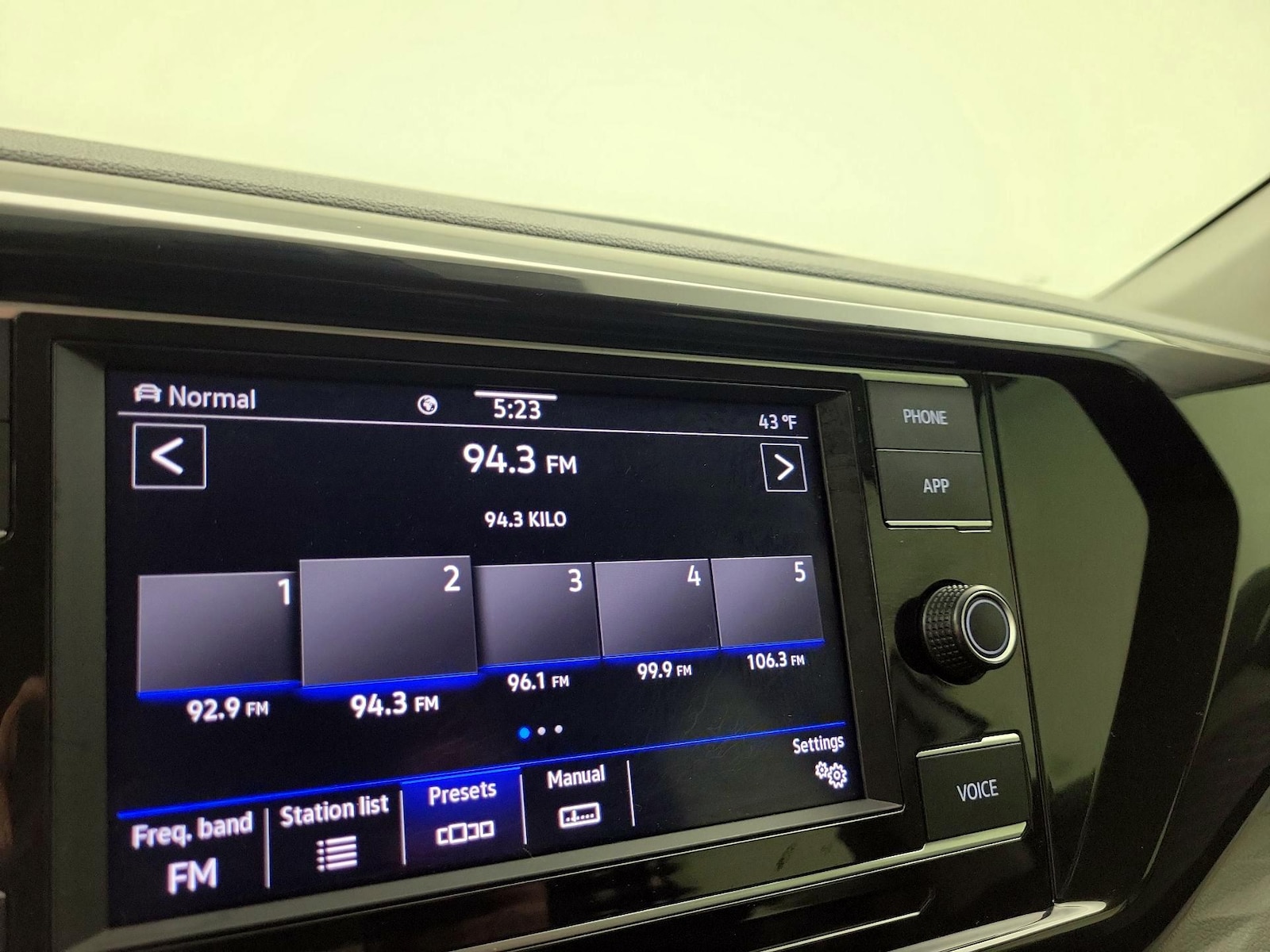 2024 Volkswagen Taos S - Photo 17