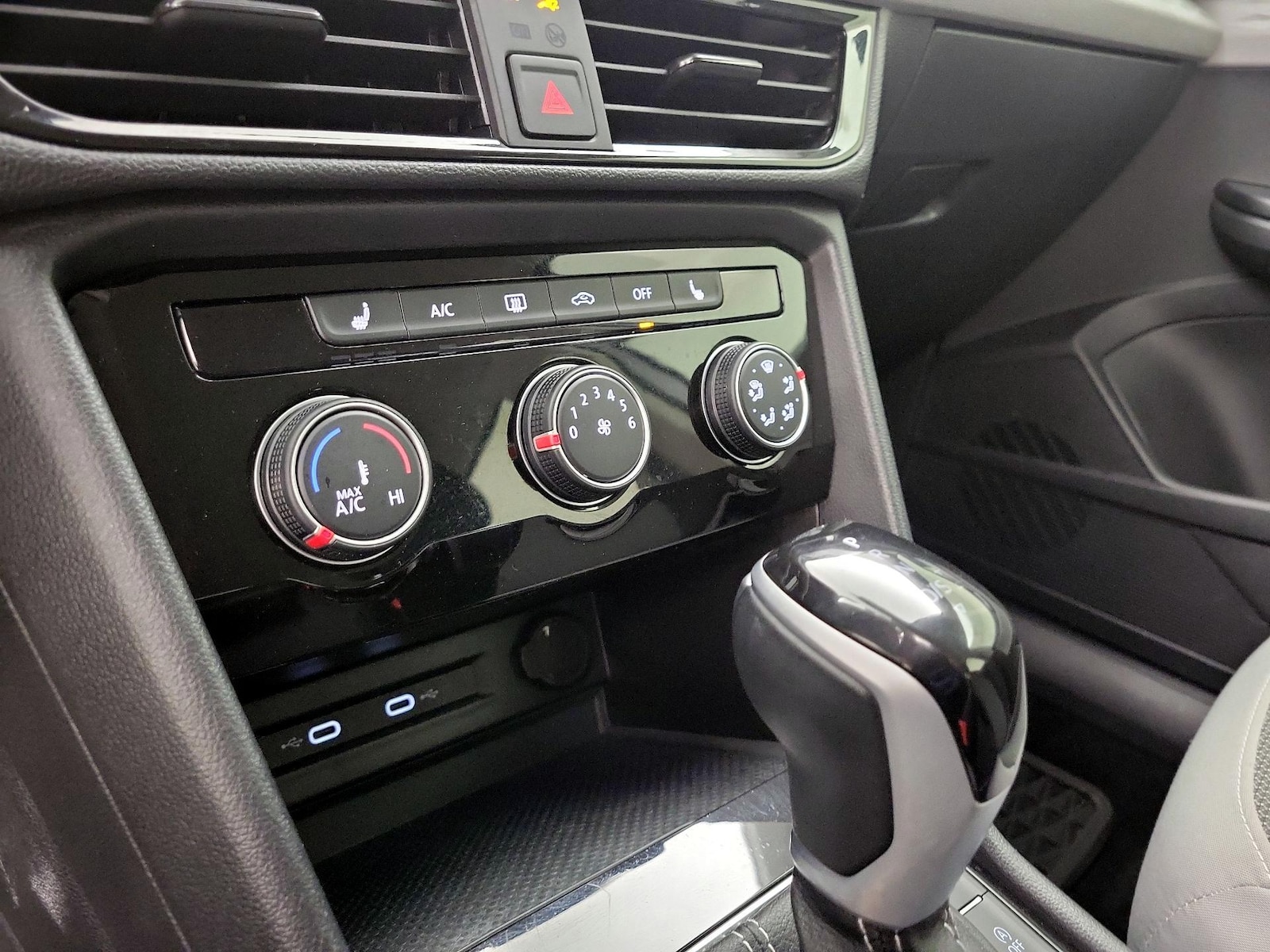 2024 Volkswagen Taos S - Photo 18