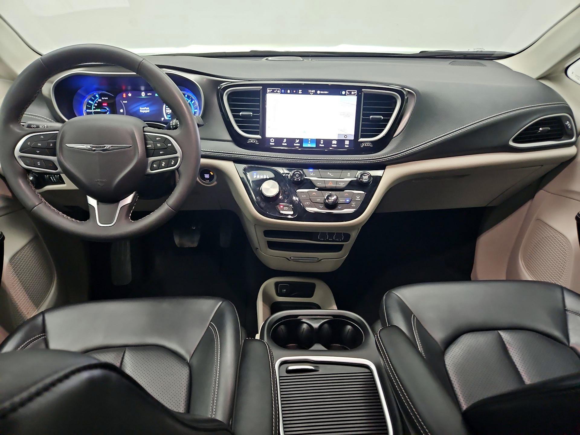 Thumbnail: 2024 Chrysler Pacifica - 9