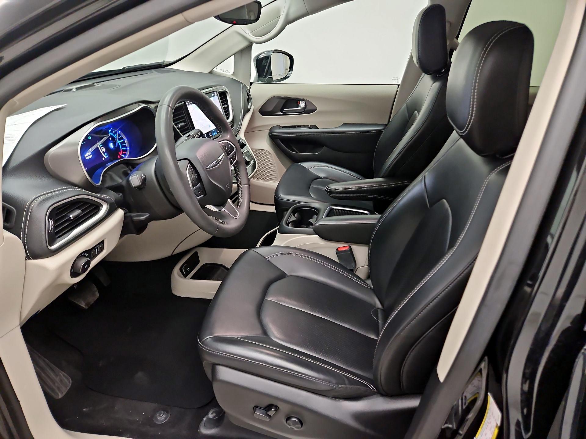 Thumbnail: 2024 Chrysler Pacifica - 11