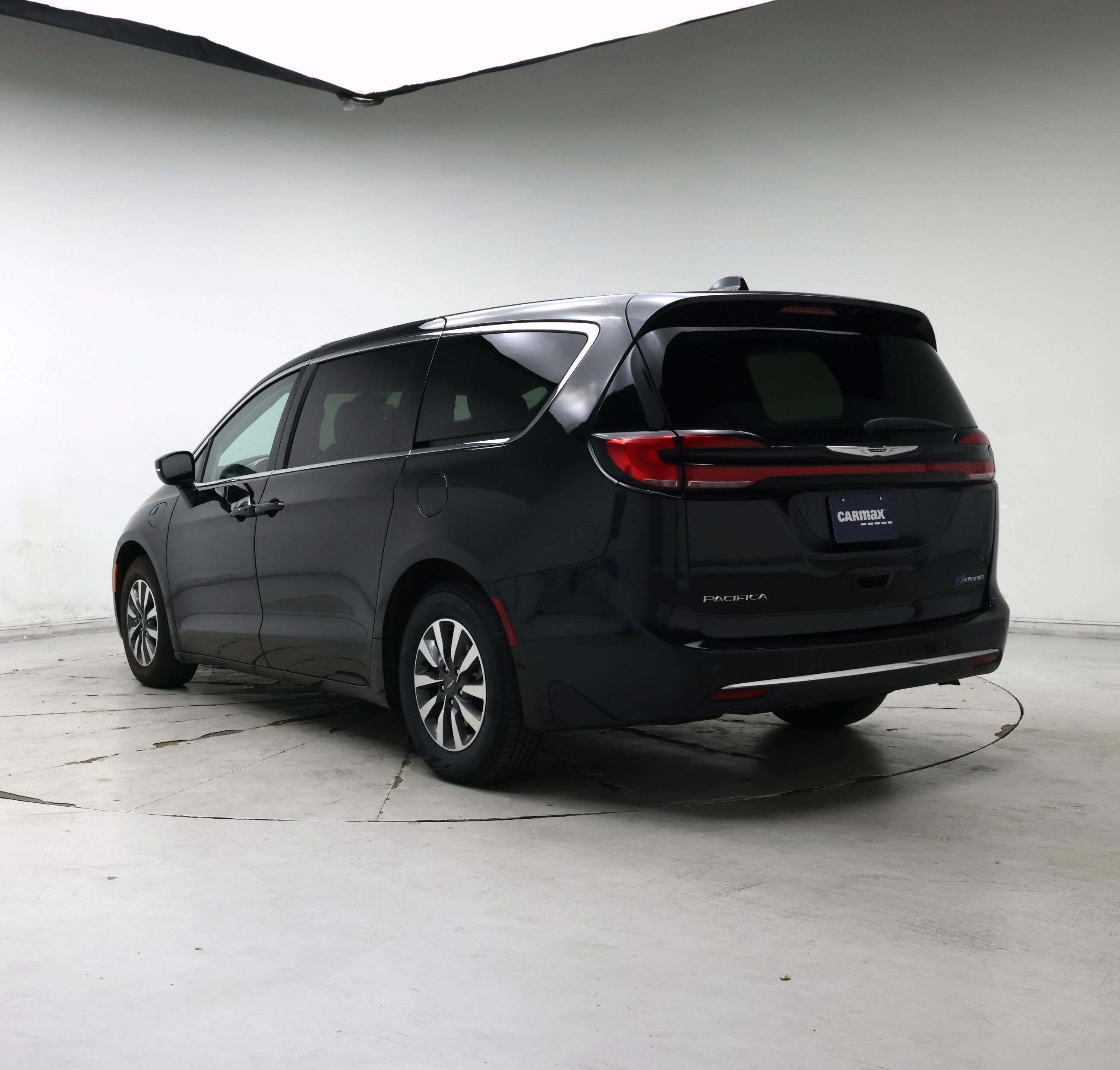 Thumbnail: 2024 Chrysler Pacifica - 2