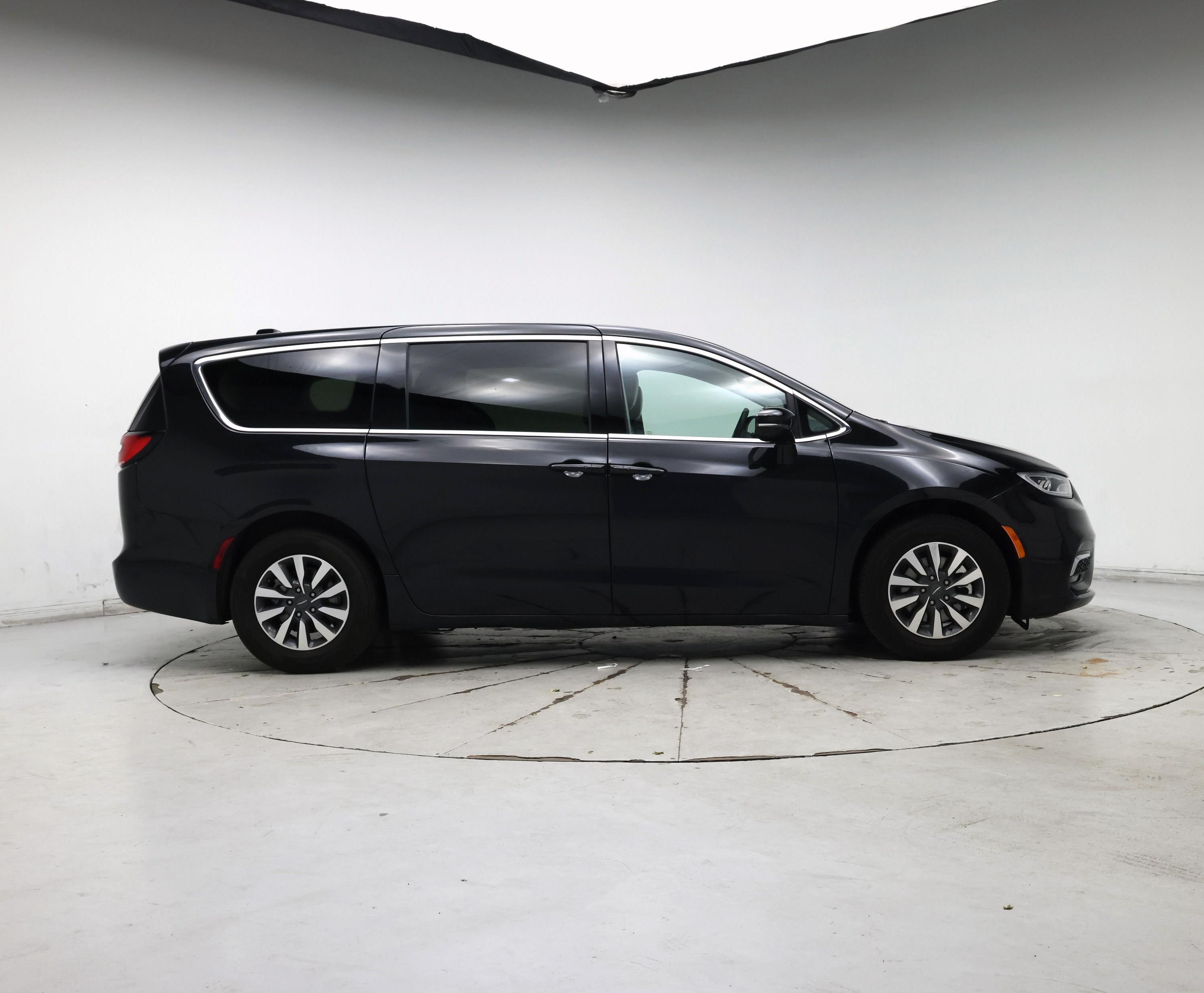 Thumbnail: 2024 Chrysler Pacifica - 7