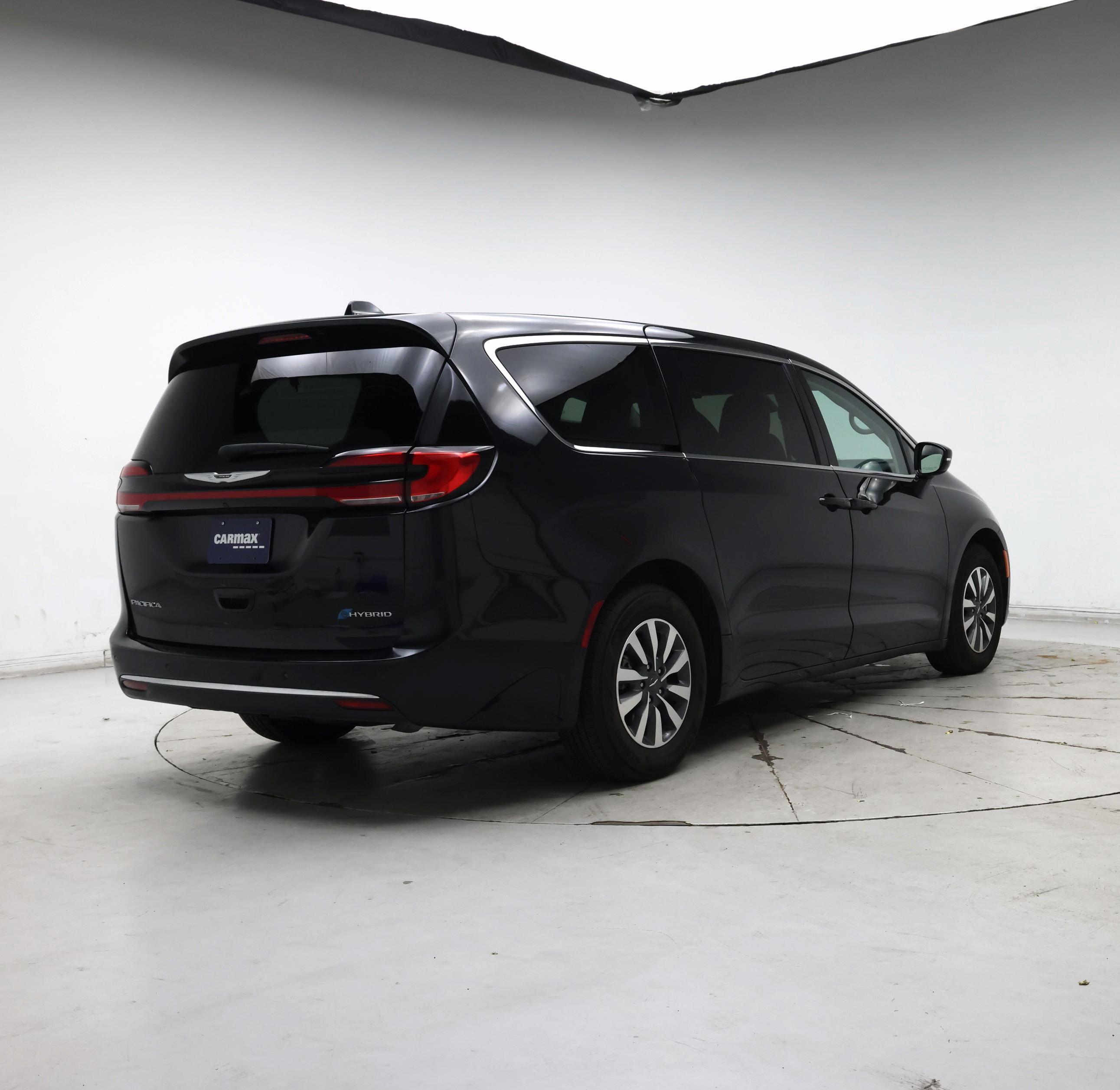 Thumbnail: 2024 Chrysler Pacifica - 8