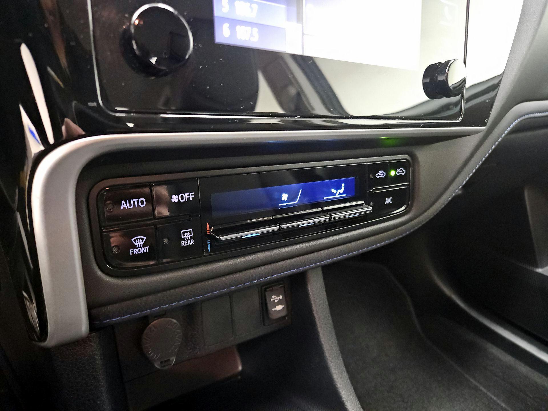 Thumbnail: 2019 Toyota Corolla - 14