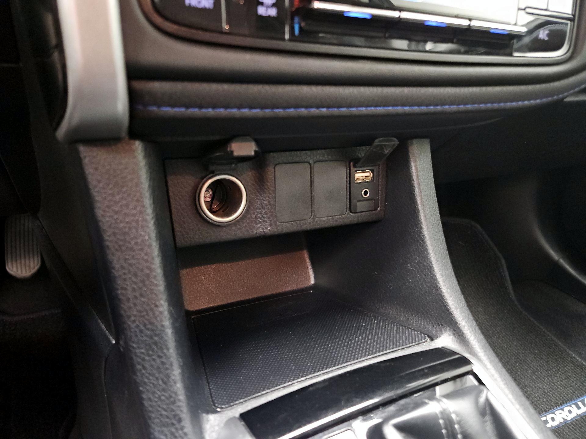 Thumbnail: 2019 Toyota Corolla - 16