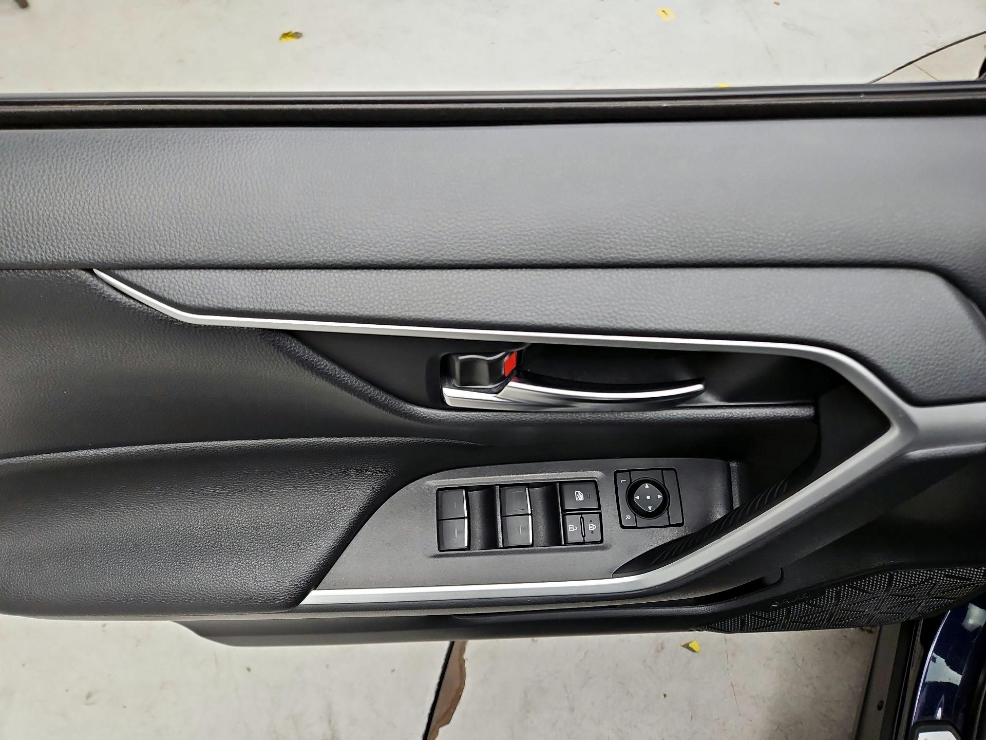 Thumbnail: 2023 Toyota RAV4 - 10