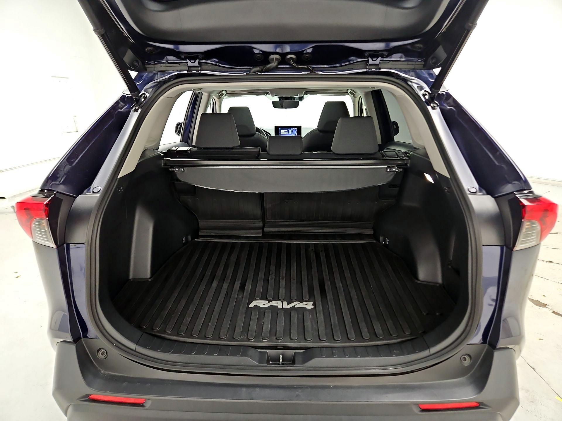 Thumbnail: 2023 Toyota RAV4 - 20