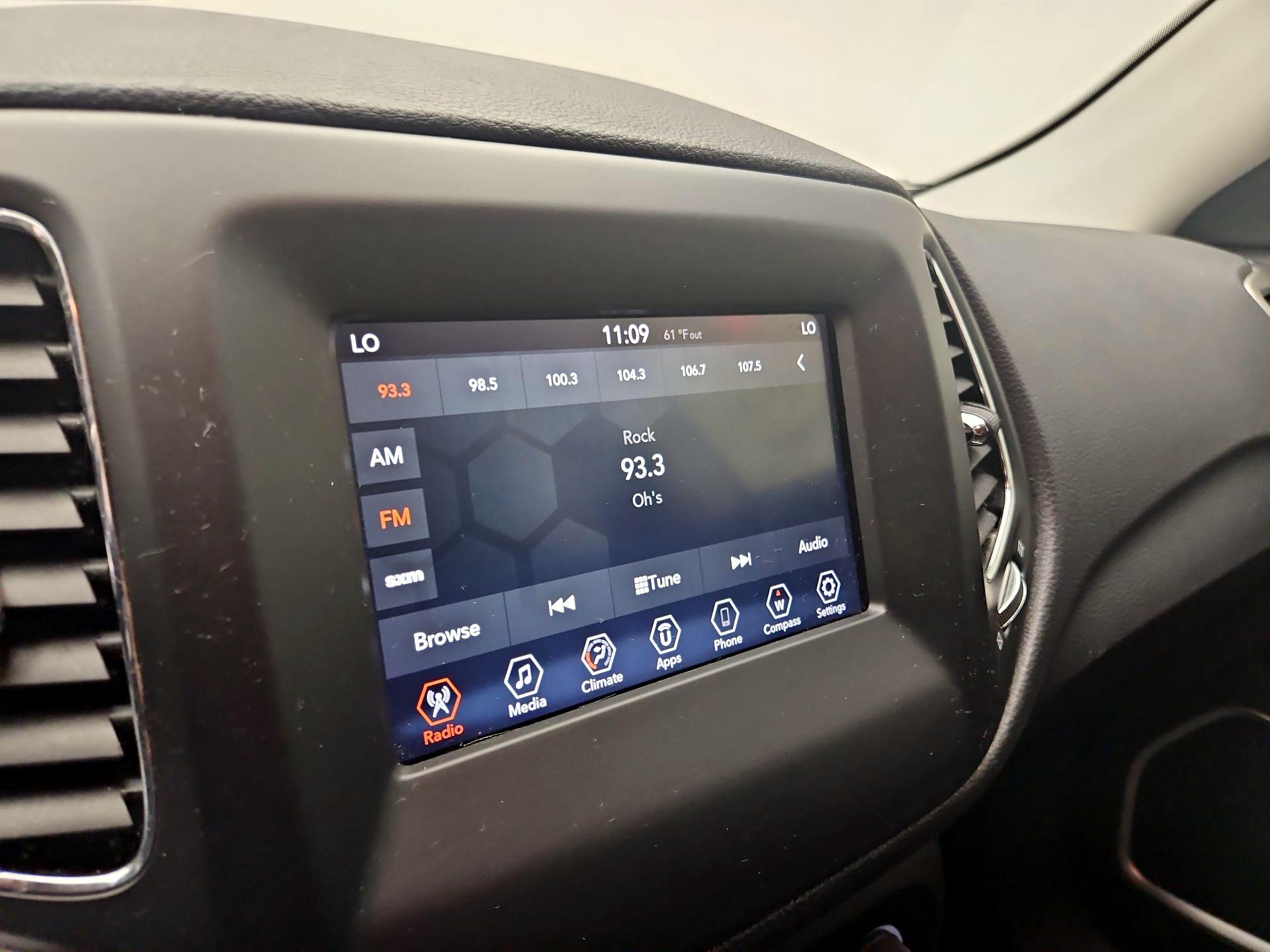 Thumbnail: 2020 Jeep Compass - 14