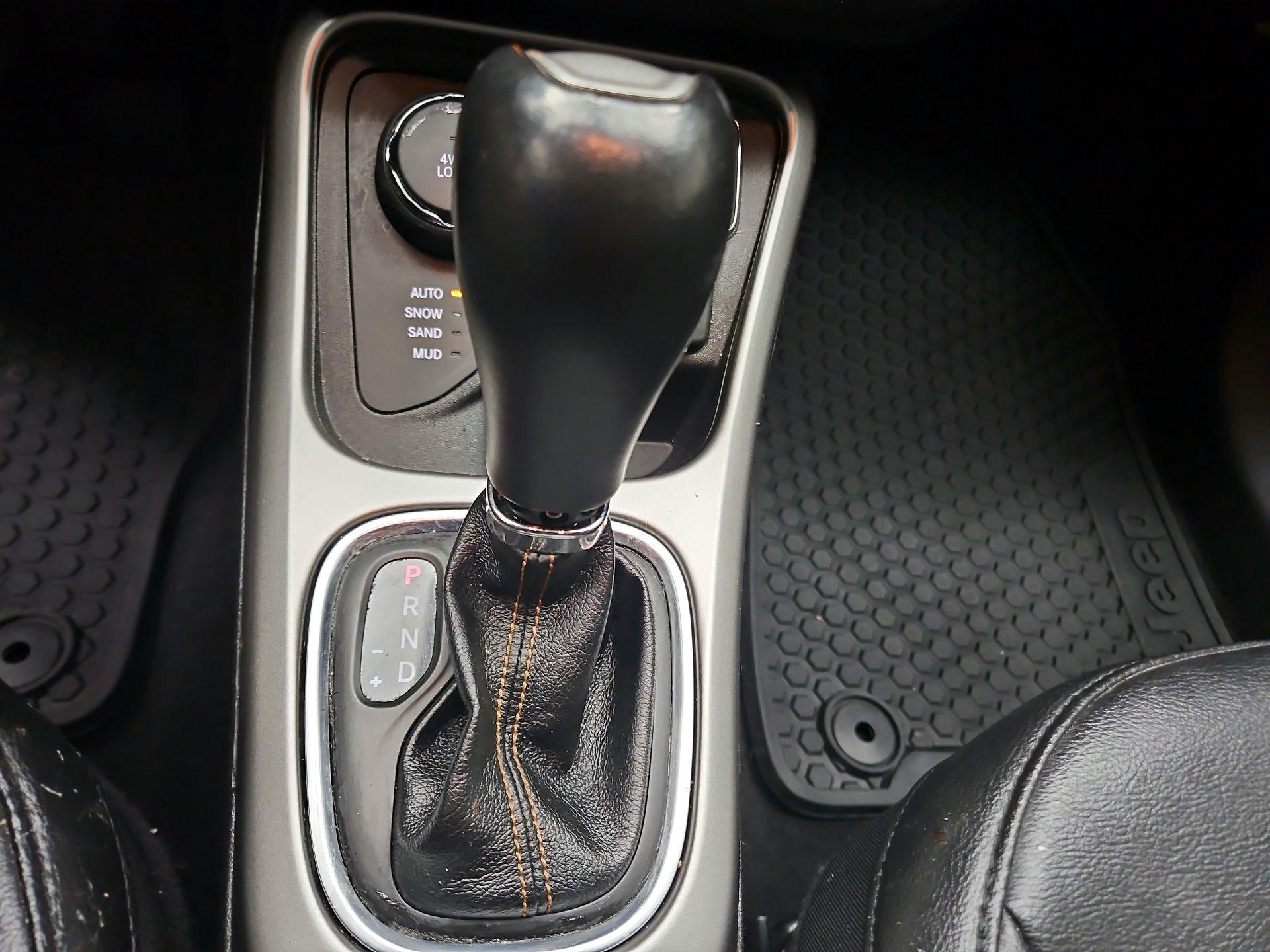 Thumbnail: 2020 Jeep Compass - 16