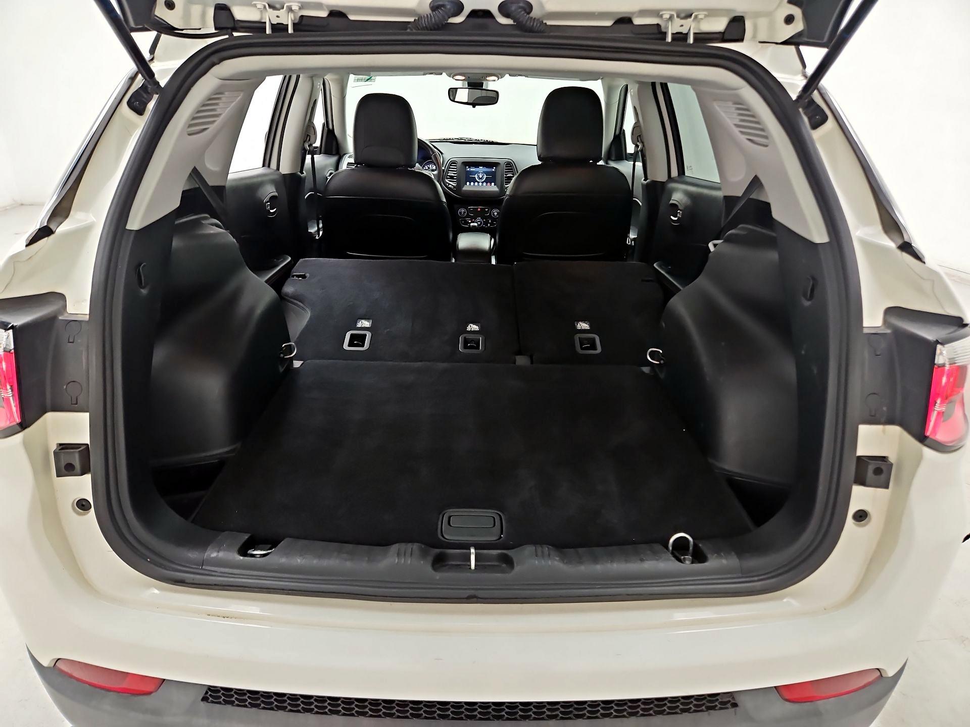 Thumbnail: 2020 Jeep Compass - 20