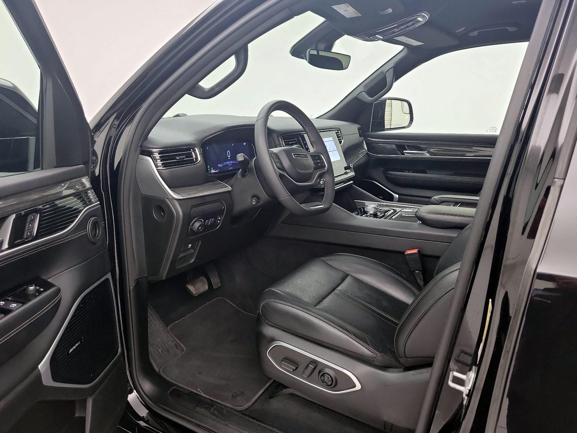 Thumbnail: 2022 Jeep Wagoneer - 11