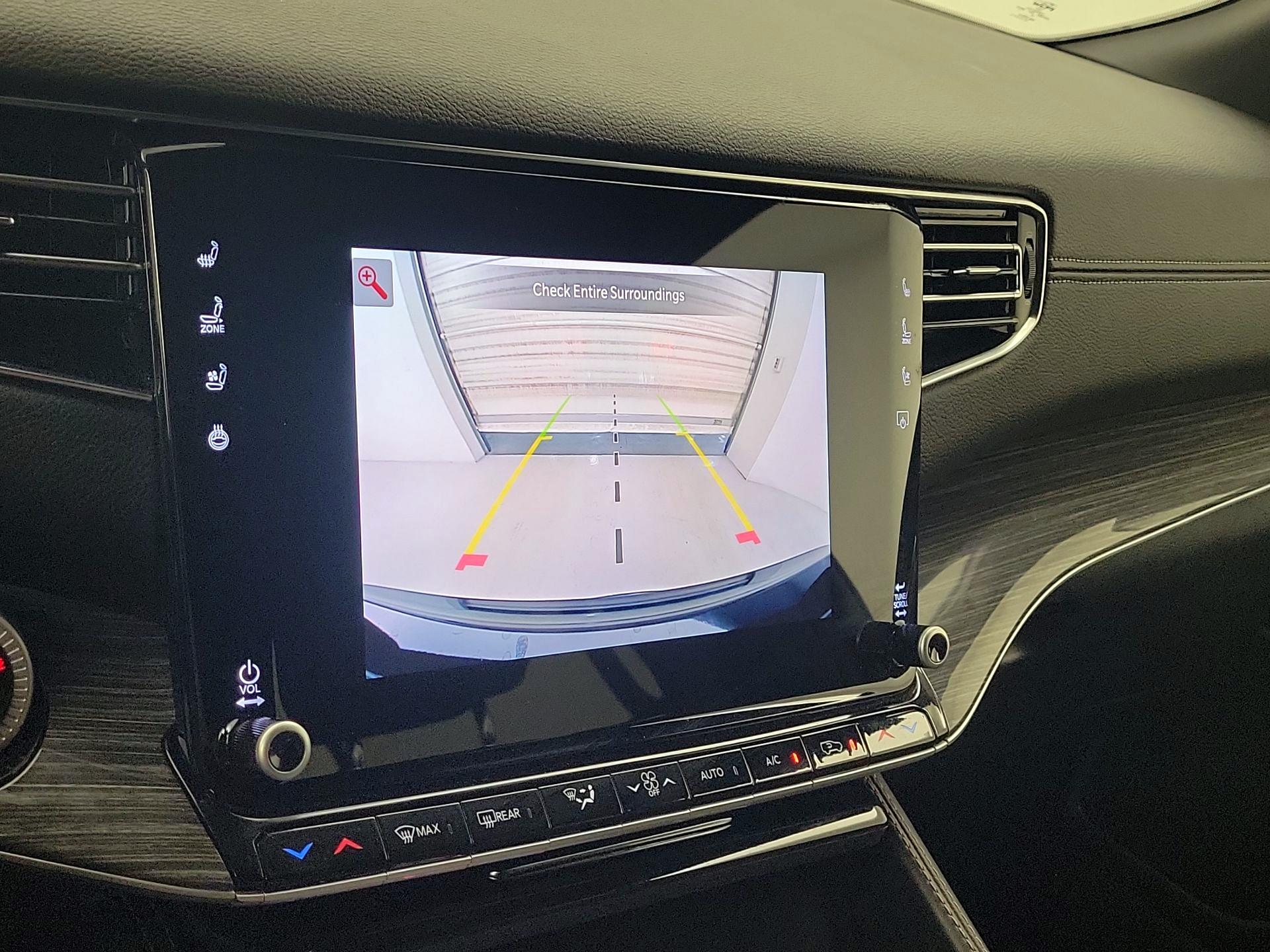 Thumbnail: 2022 Jeep Wagoneer - 15