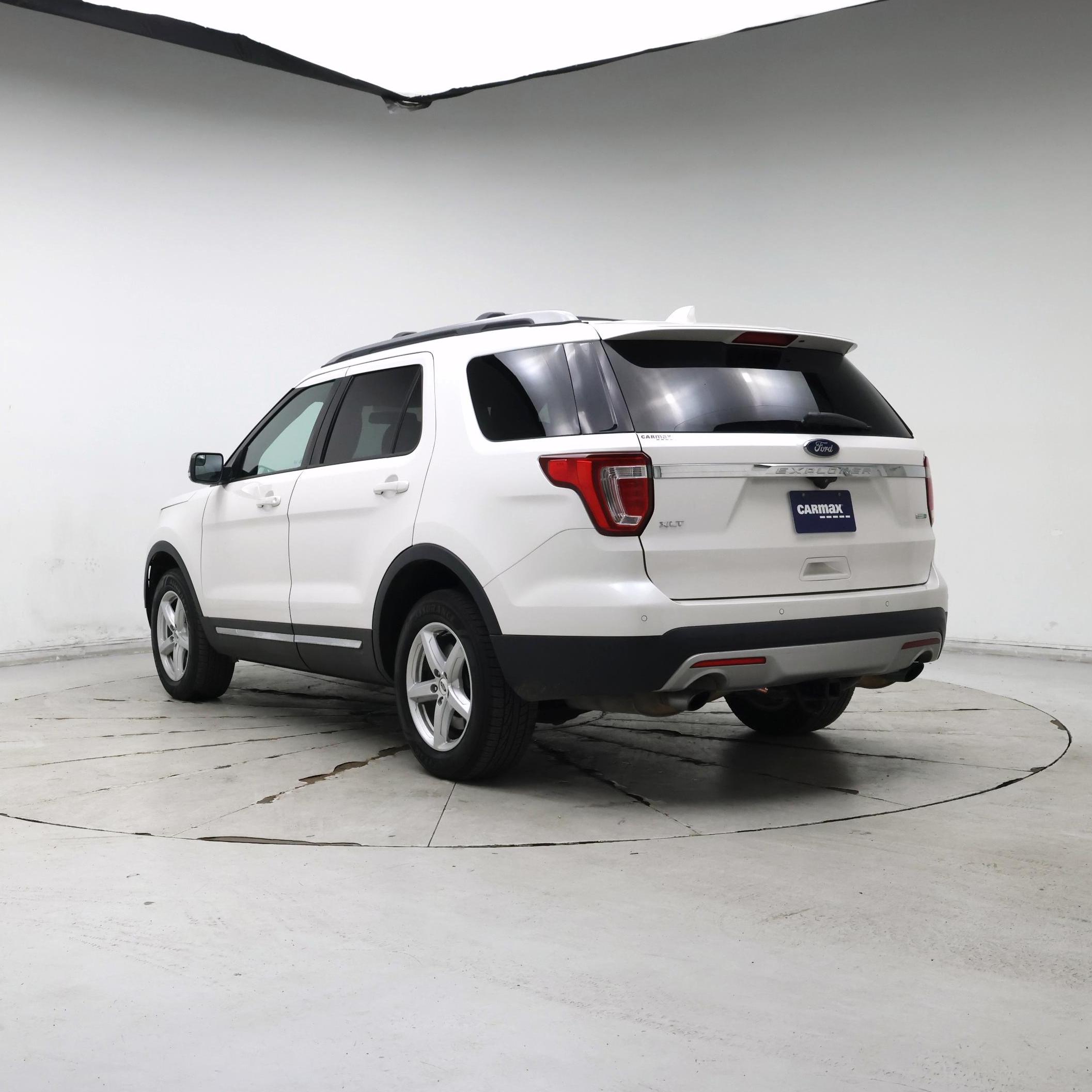 Thumbnail: 2017 Ford Explorer - 2