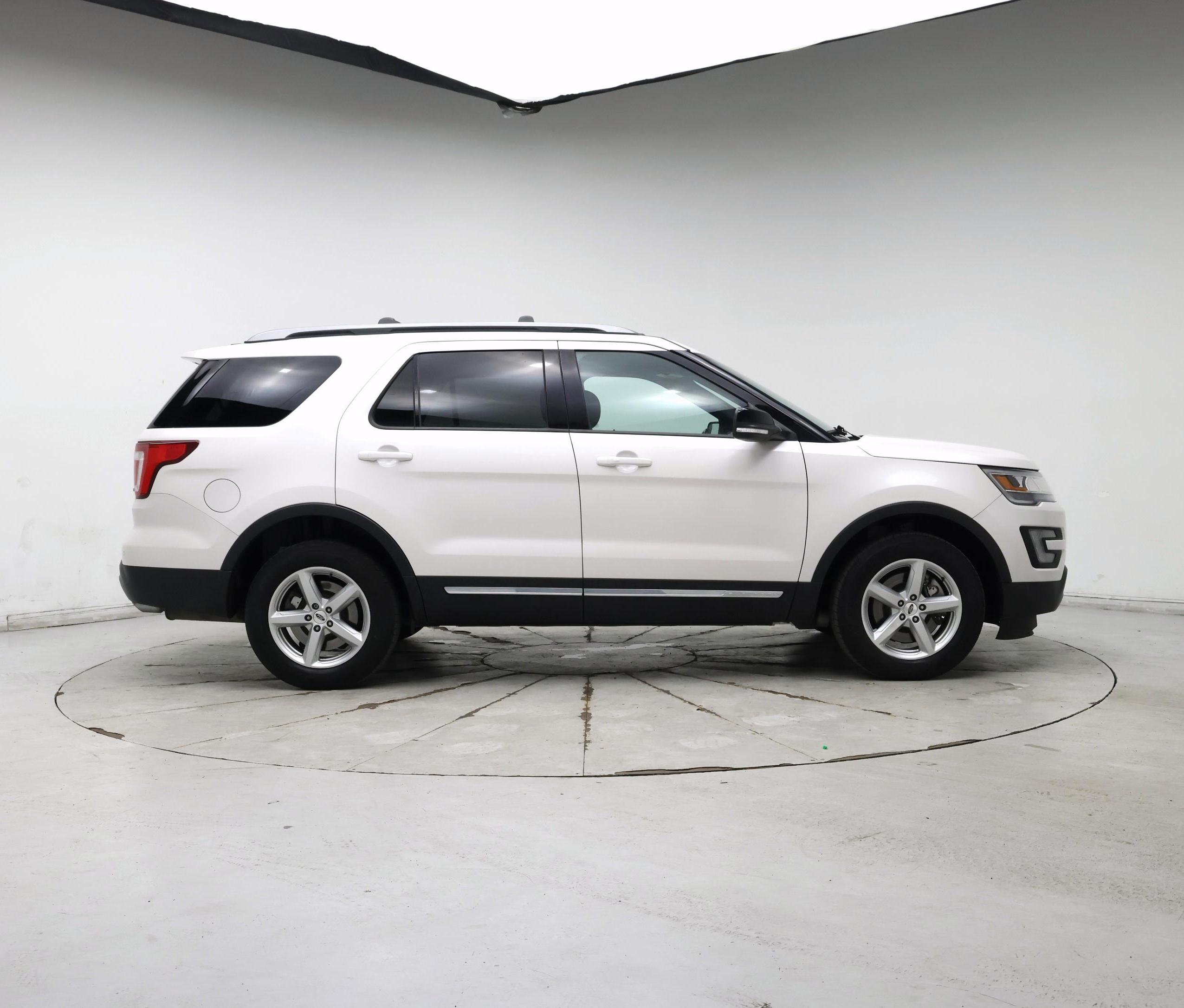 Thumbnail: 2017 Ford Explorer - 7