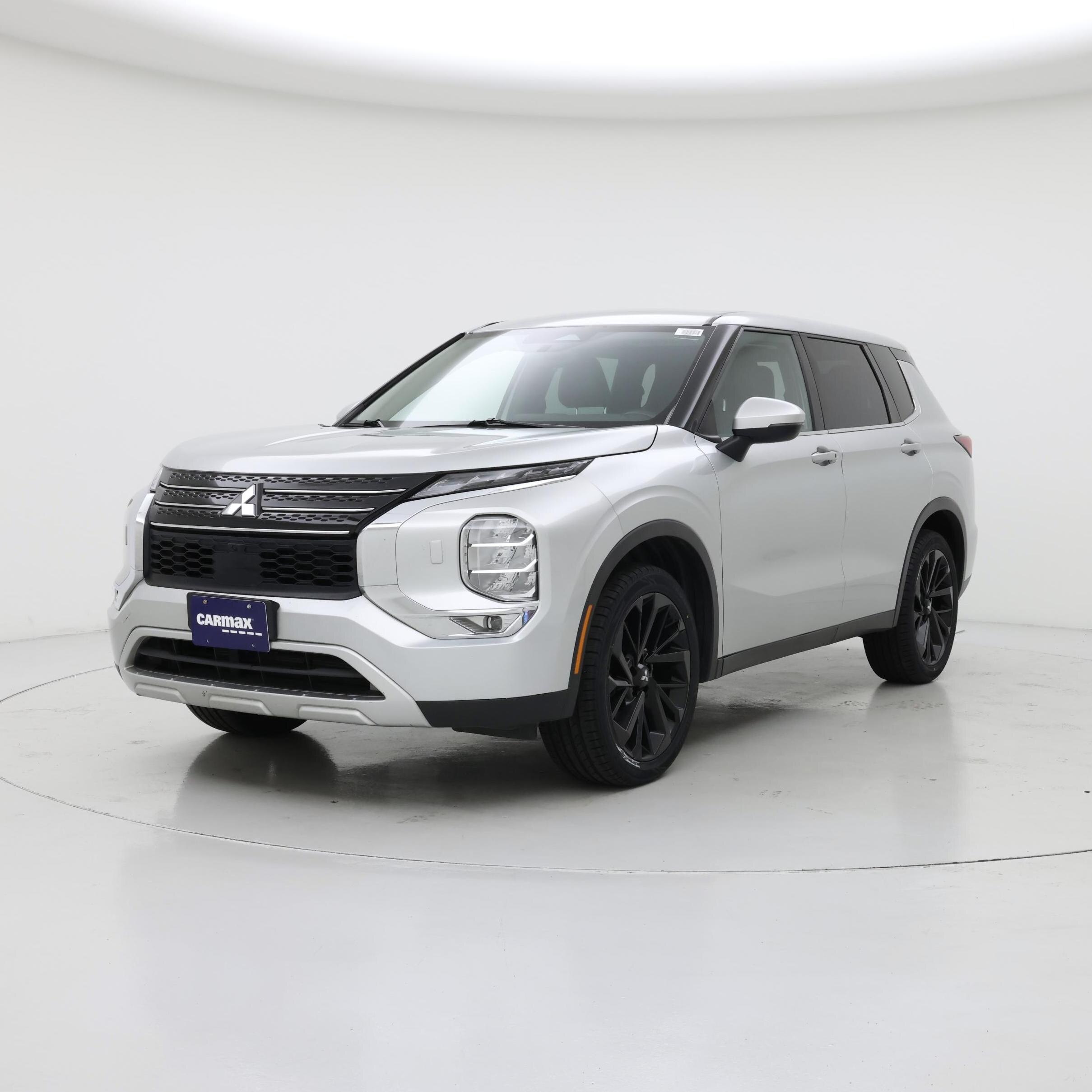 Thumbnail: 2023 Mitsubishi Outlander - 4