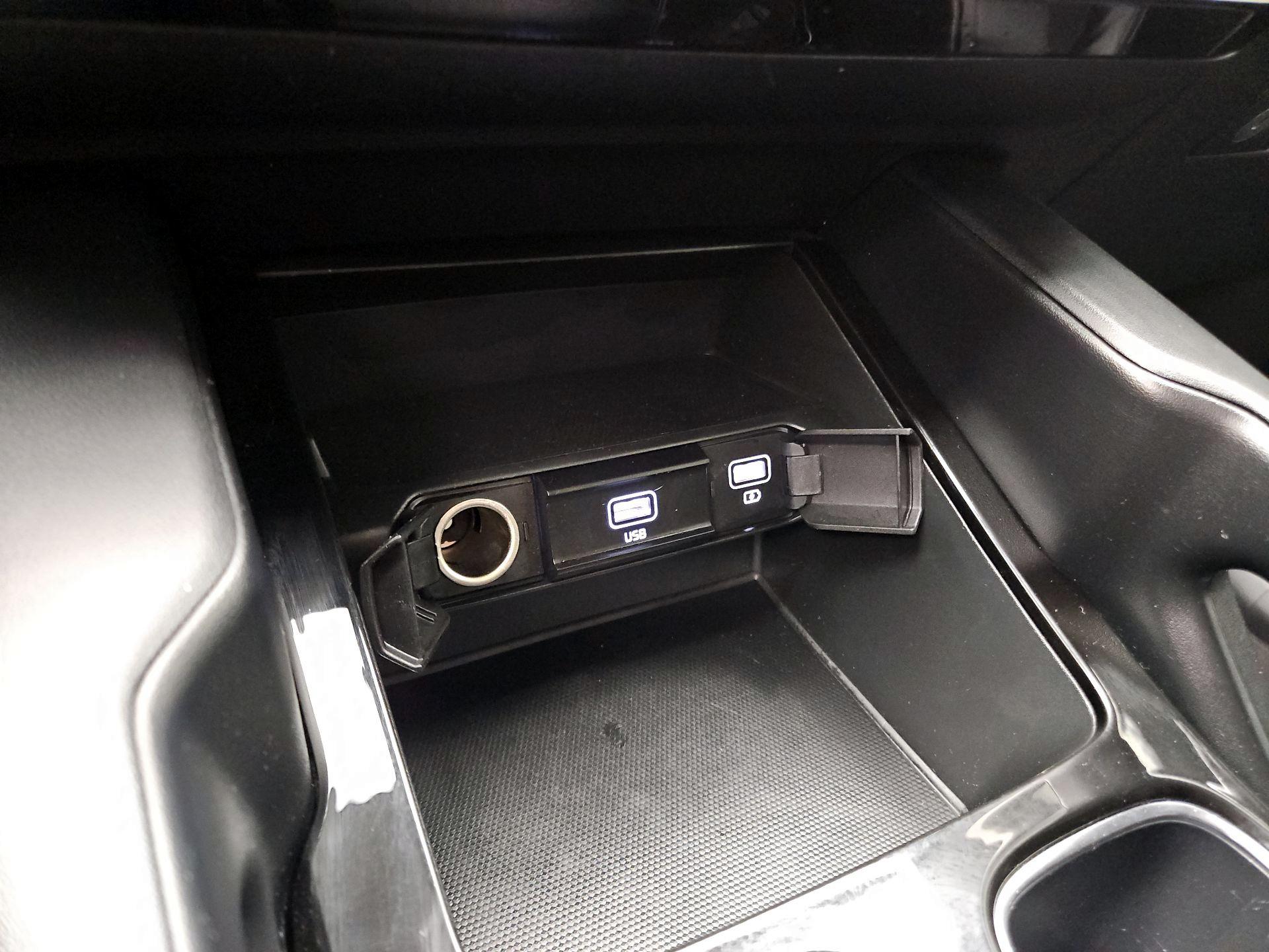 Thumbnail: 2022 Kia Telluride - 17