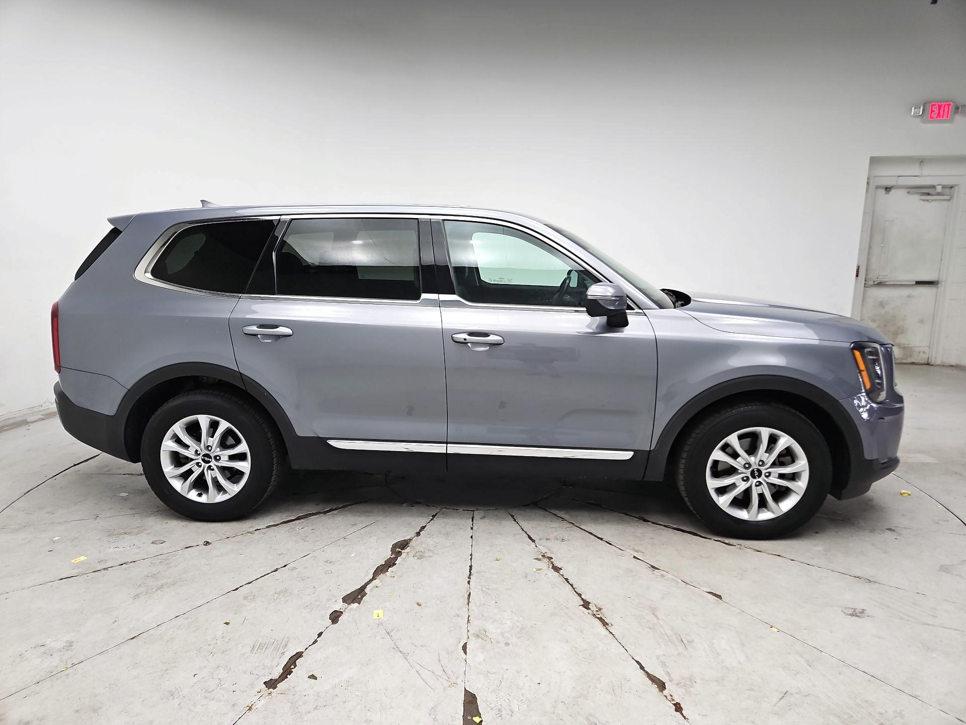 Thumbnail: 2022 Kia Telluride - 4