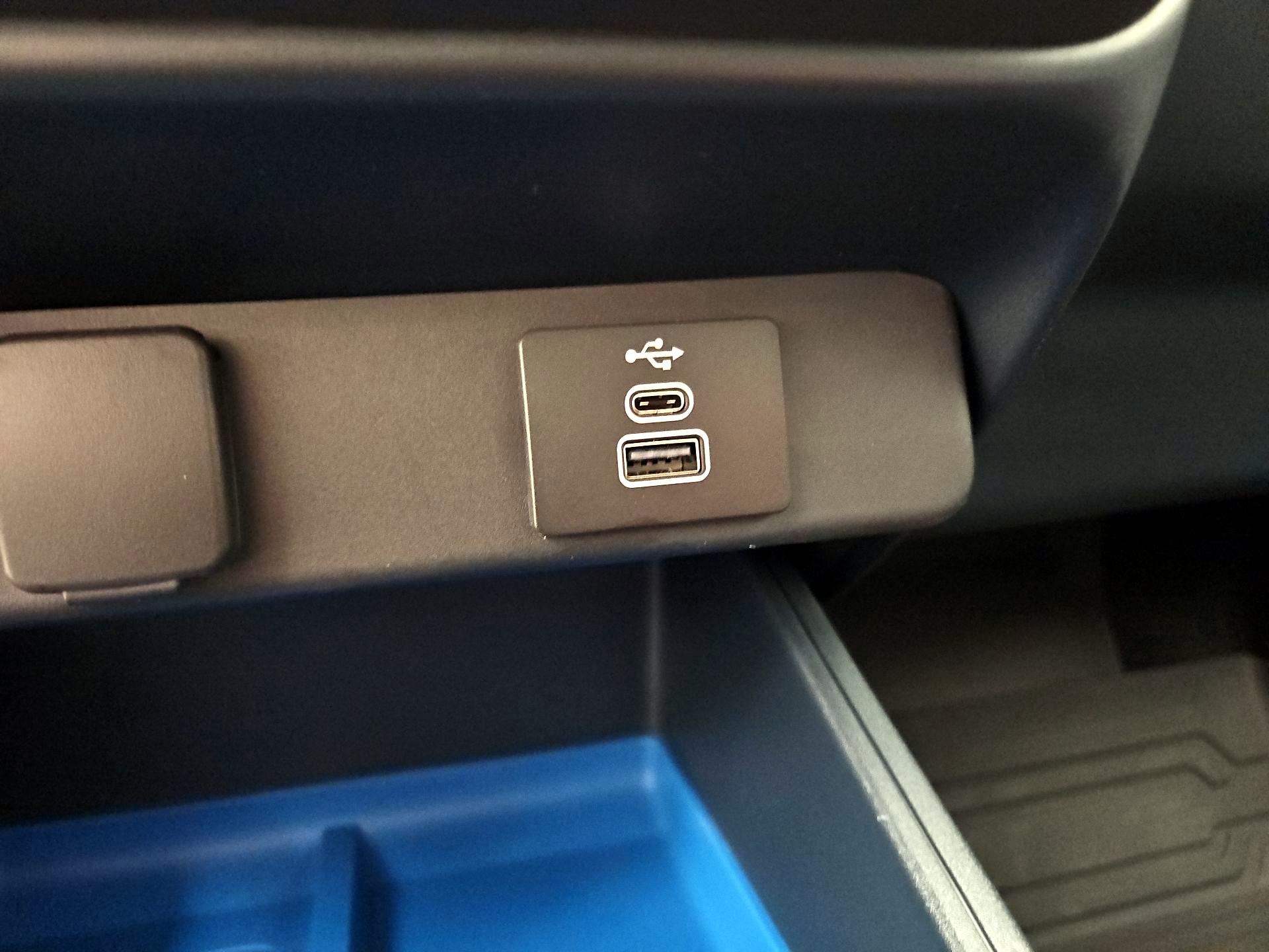 Thumbnail: 2025 Ford Maverick - 18