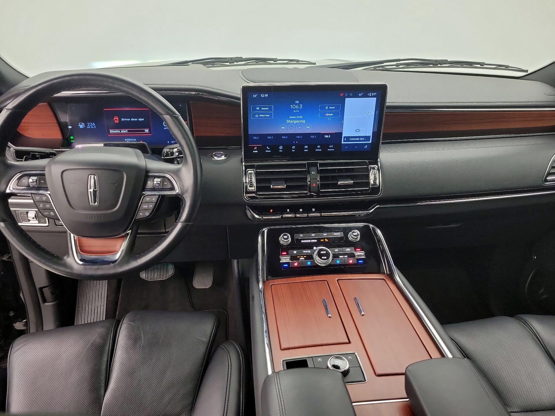 Thumbnail: 2024 Lincoln Navigator - 9