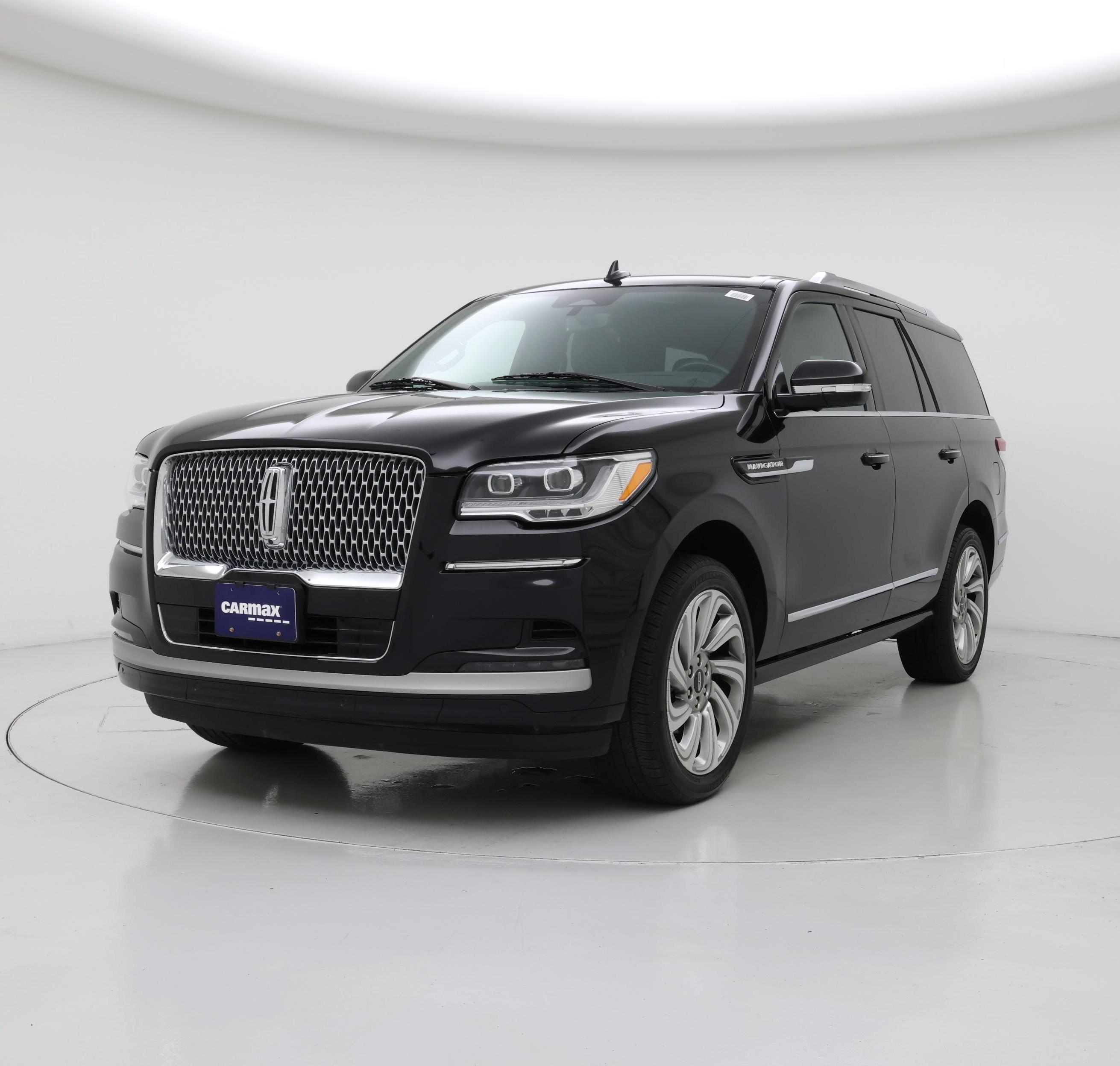 Thumbnail: 2024 Lincoln Navigator - 4