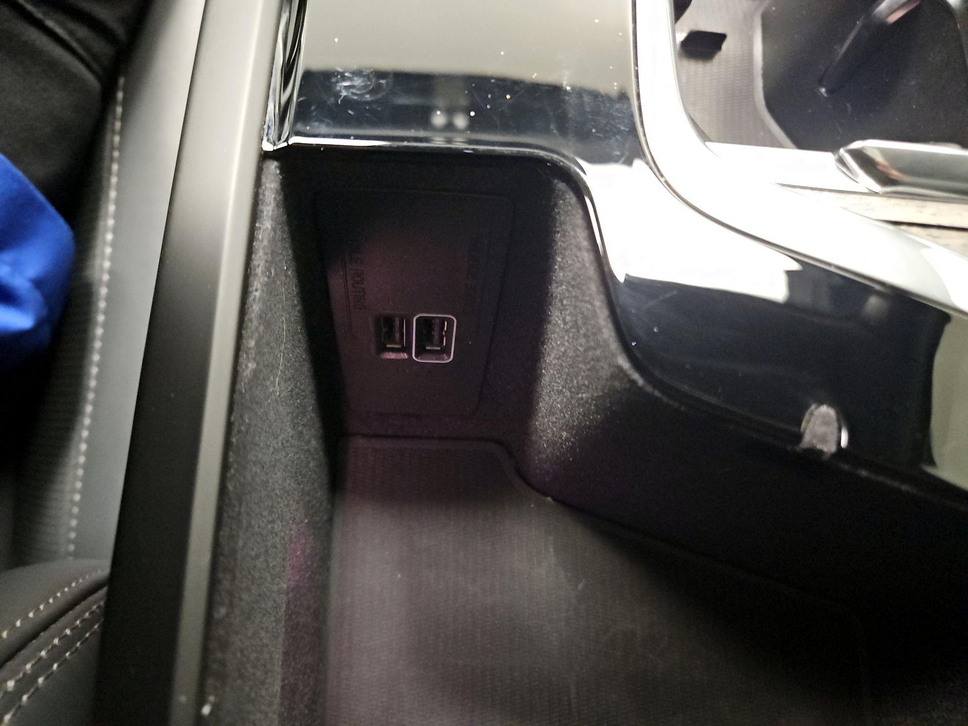 Thumbnail: 2022 Volvo XC90 - 19